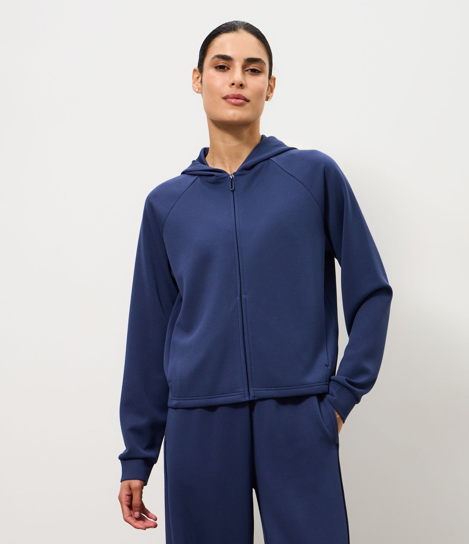 Jaqueta Esportiva em Modal Canelado com Capuz Azul 1