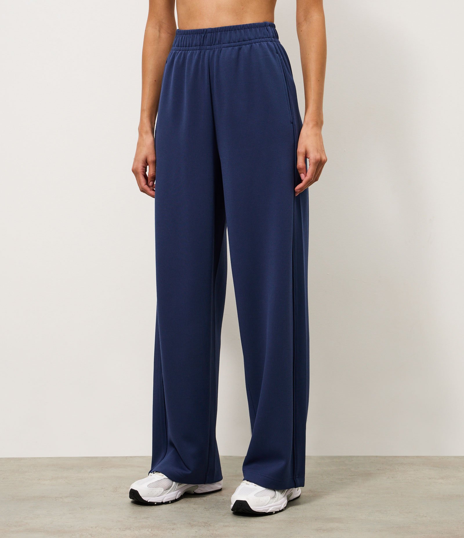 Calça Esportiva em Modal Canelado Azul 2