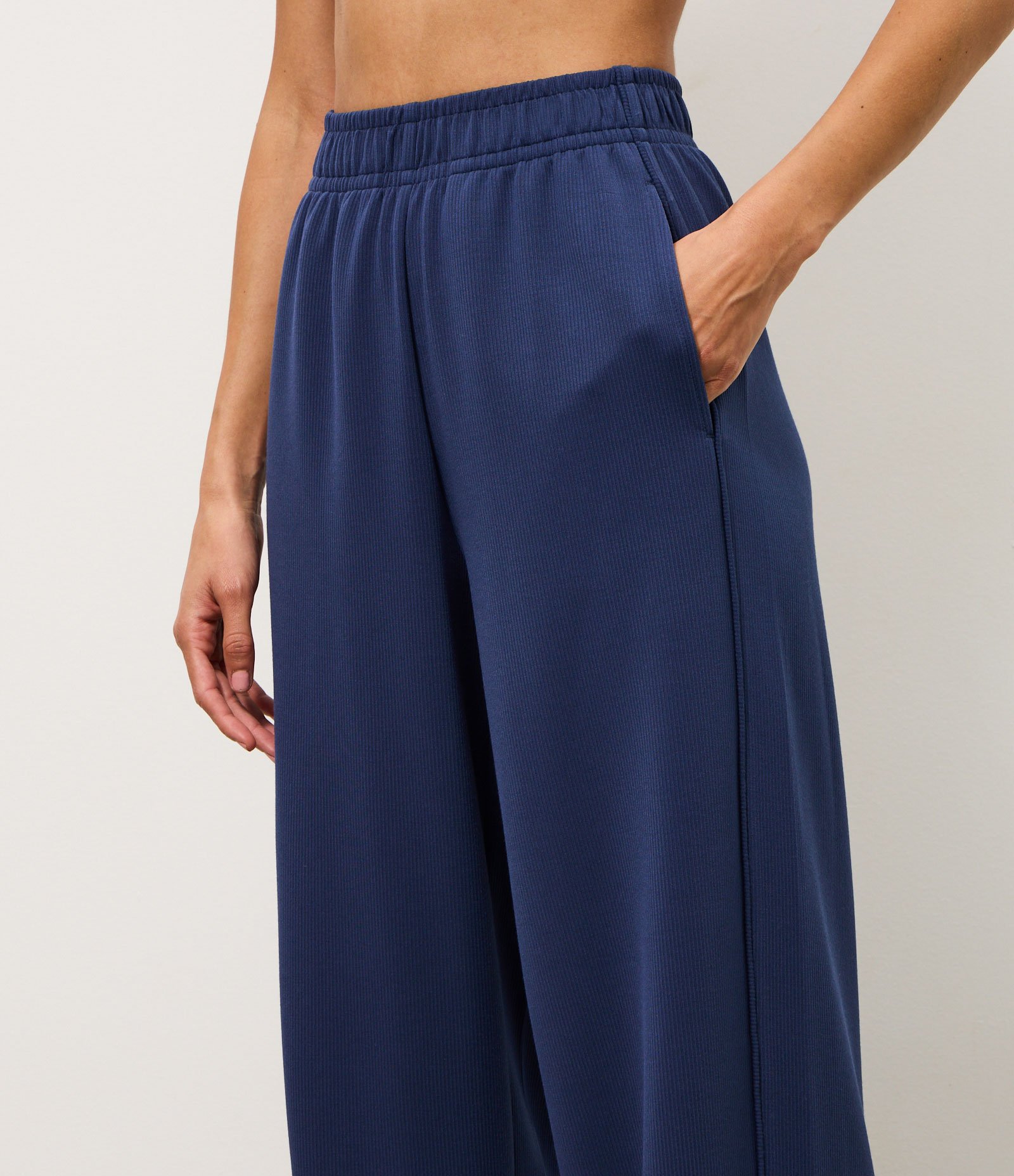 Calça Esportiva em Modal Canelado Azul 3