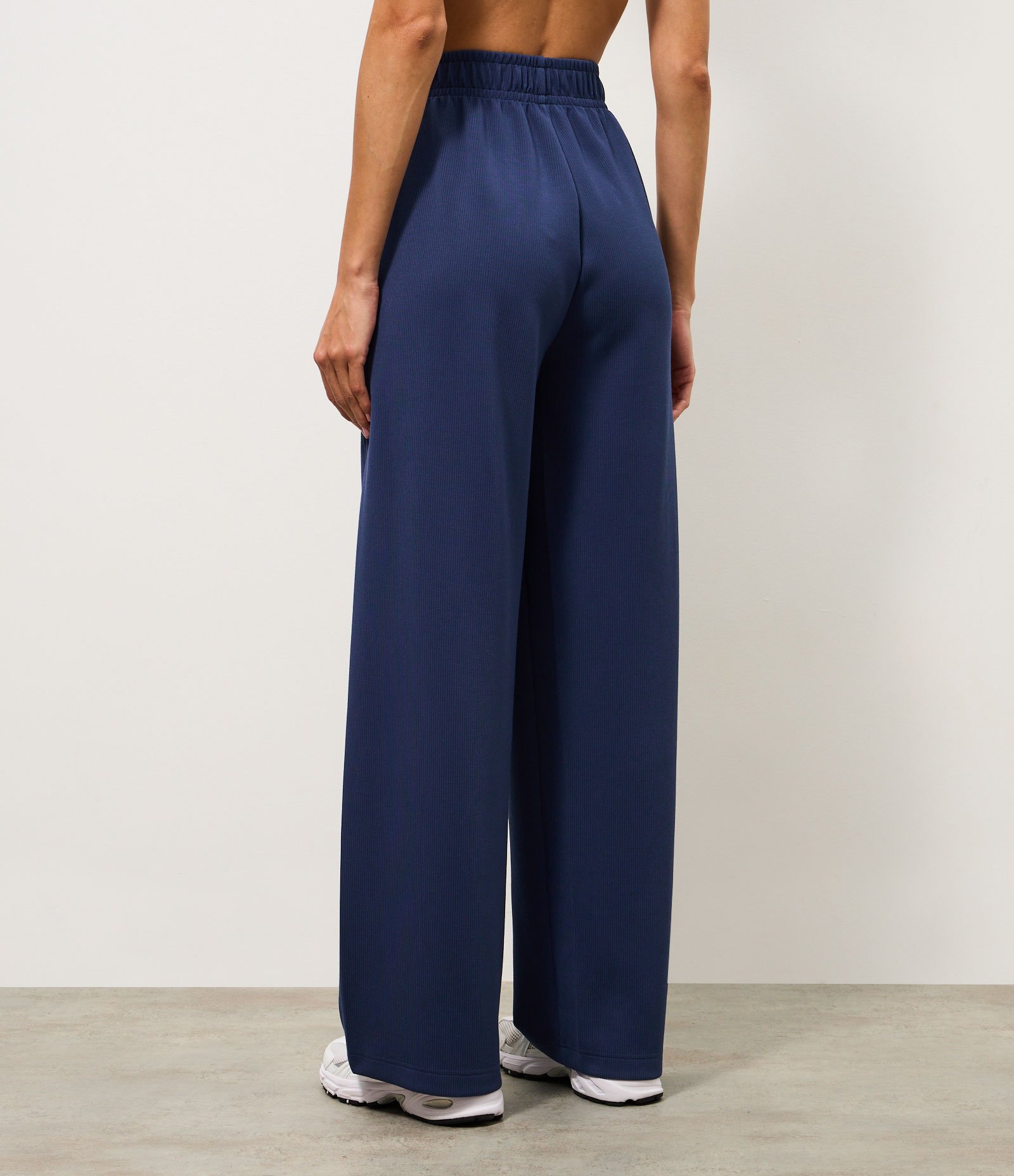 Calça Esportiva em Modal Canelado Azul 4