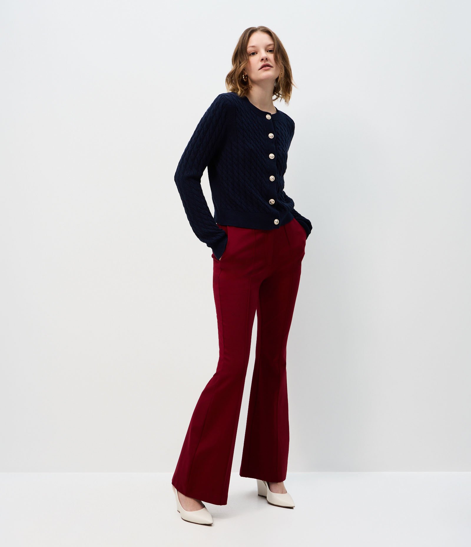 Cardigan Curto em Tricô com Abotoamento Frontal Azul 2