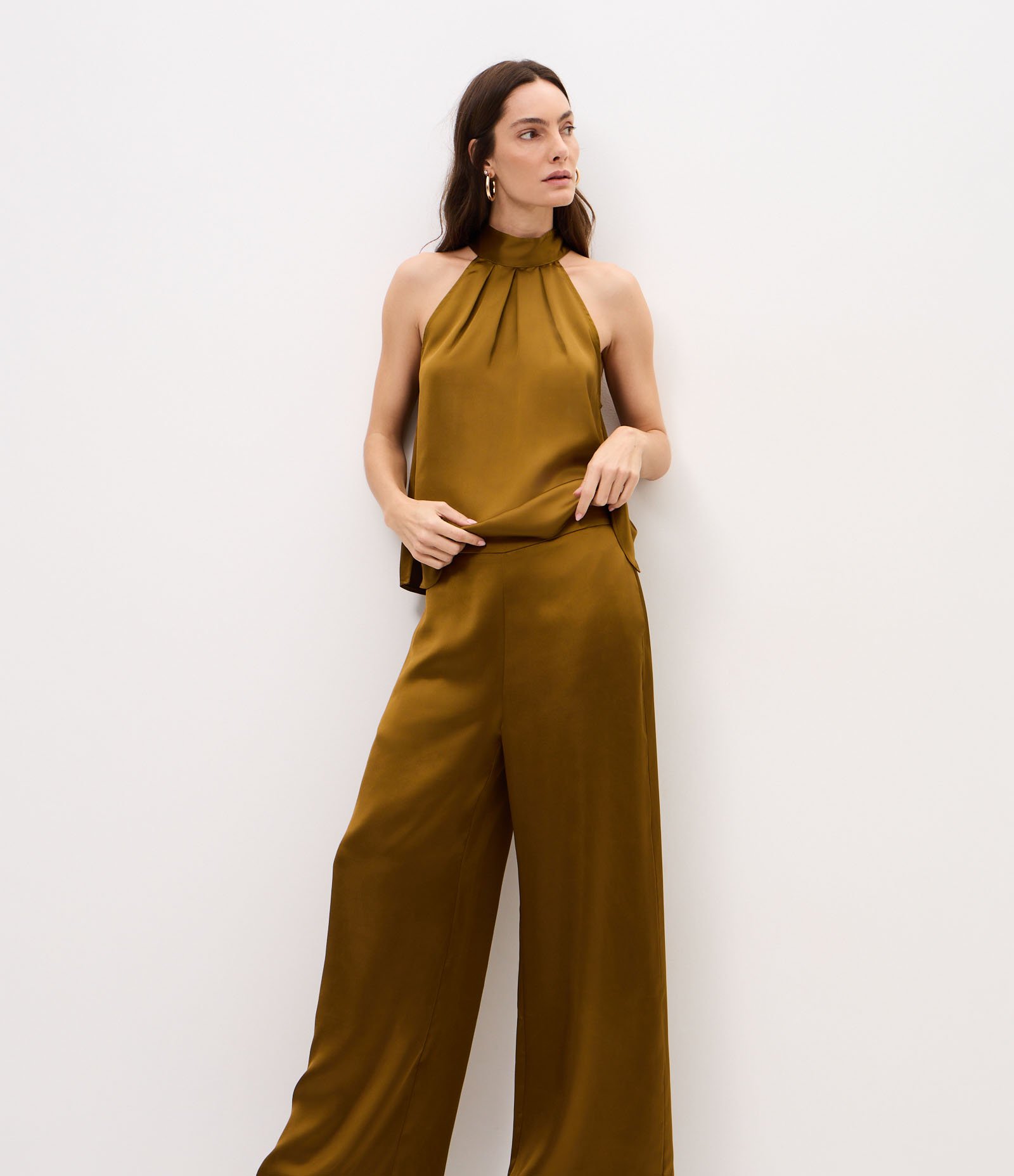 Calça Wide Leg Acetinada com Cós Elástico Verde 2