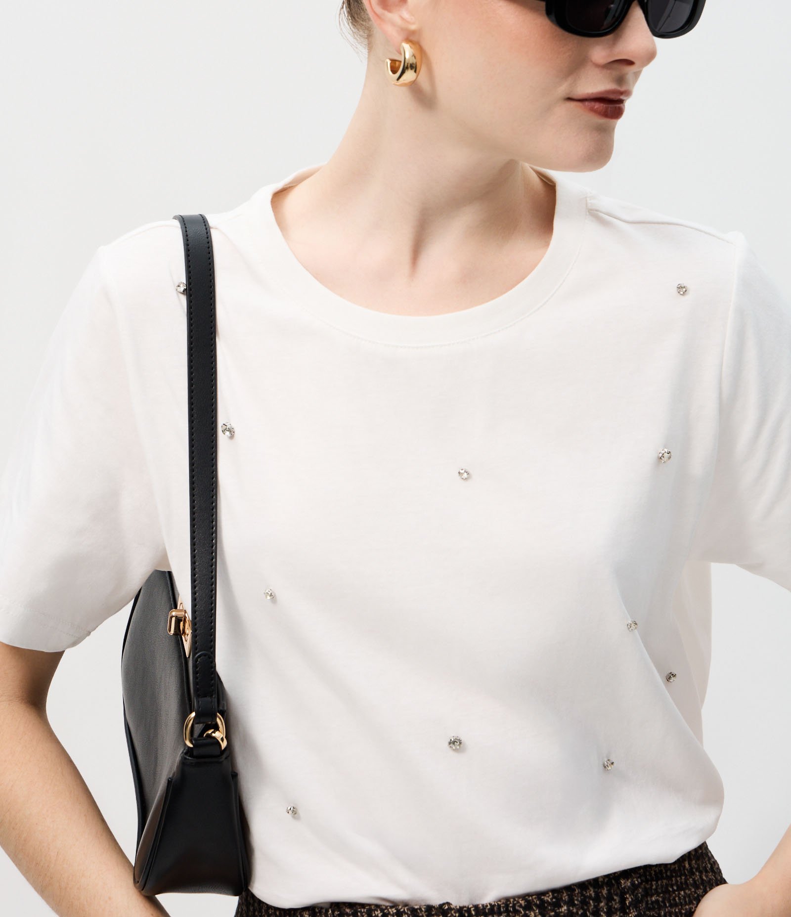 Camiseta Regular em Algodão com Aplicação de Brilhos Branco 3
