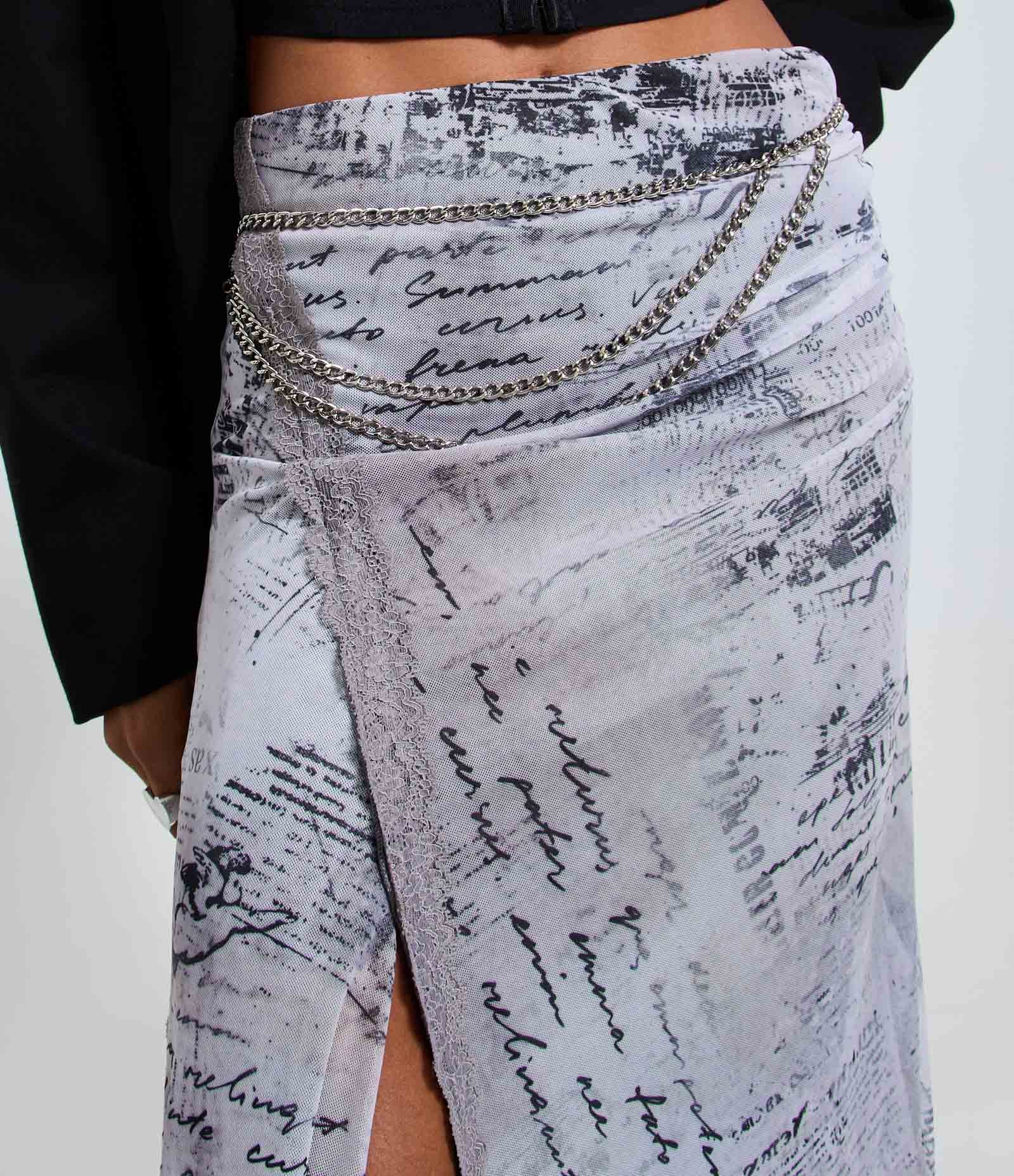 Saia New Midi em Tule com Estampa de Jornal Cinza/Preto 2