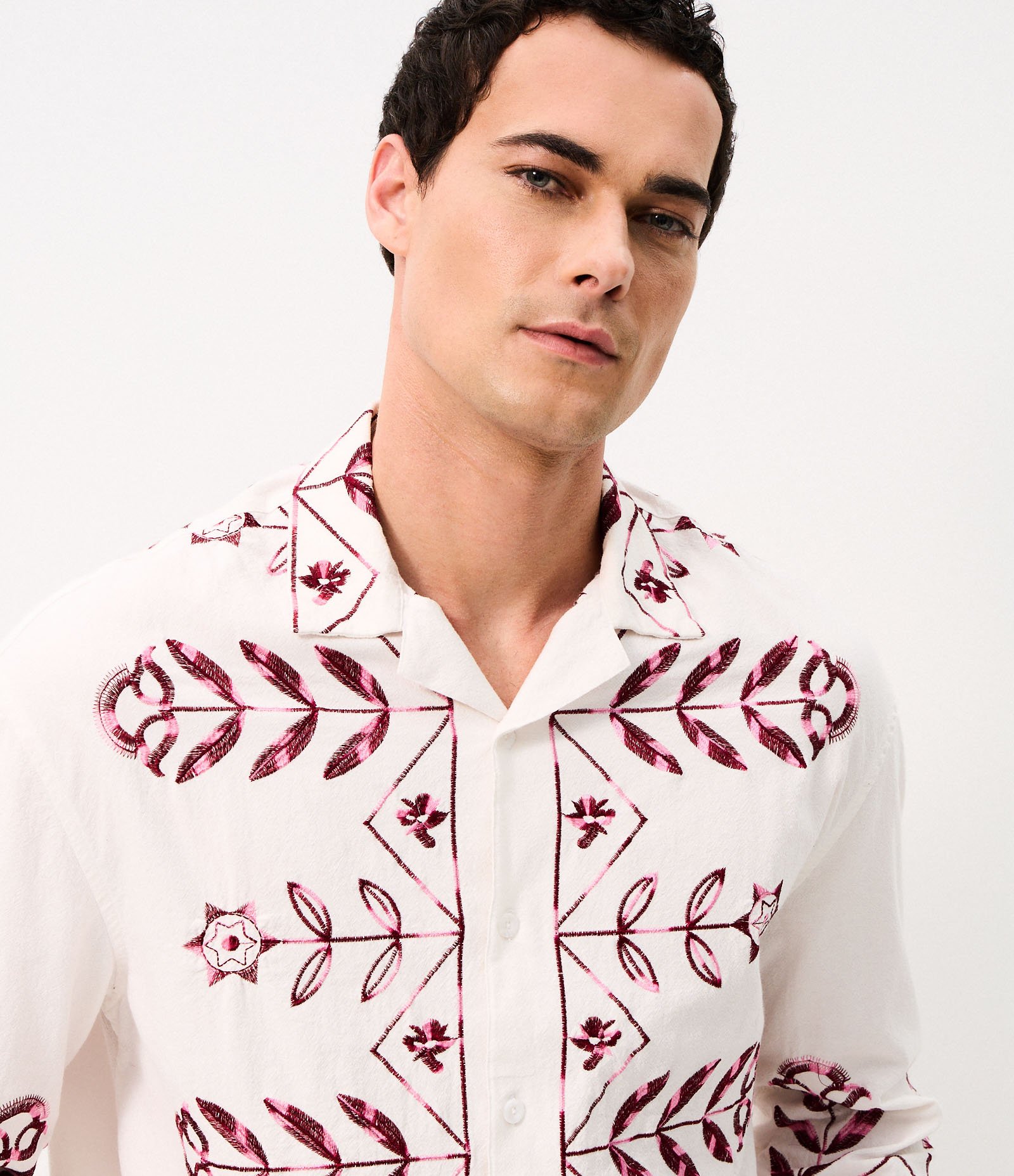 Camisa com Bordado Floral Branco 4