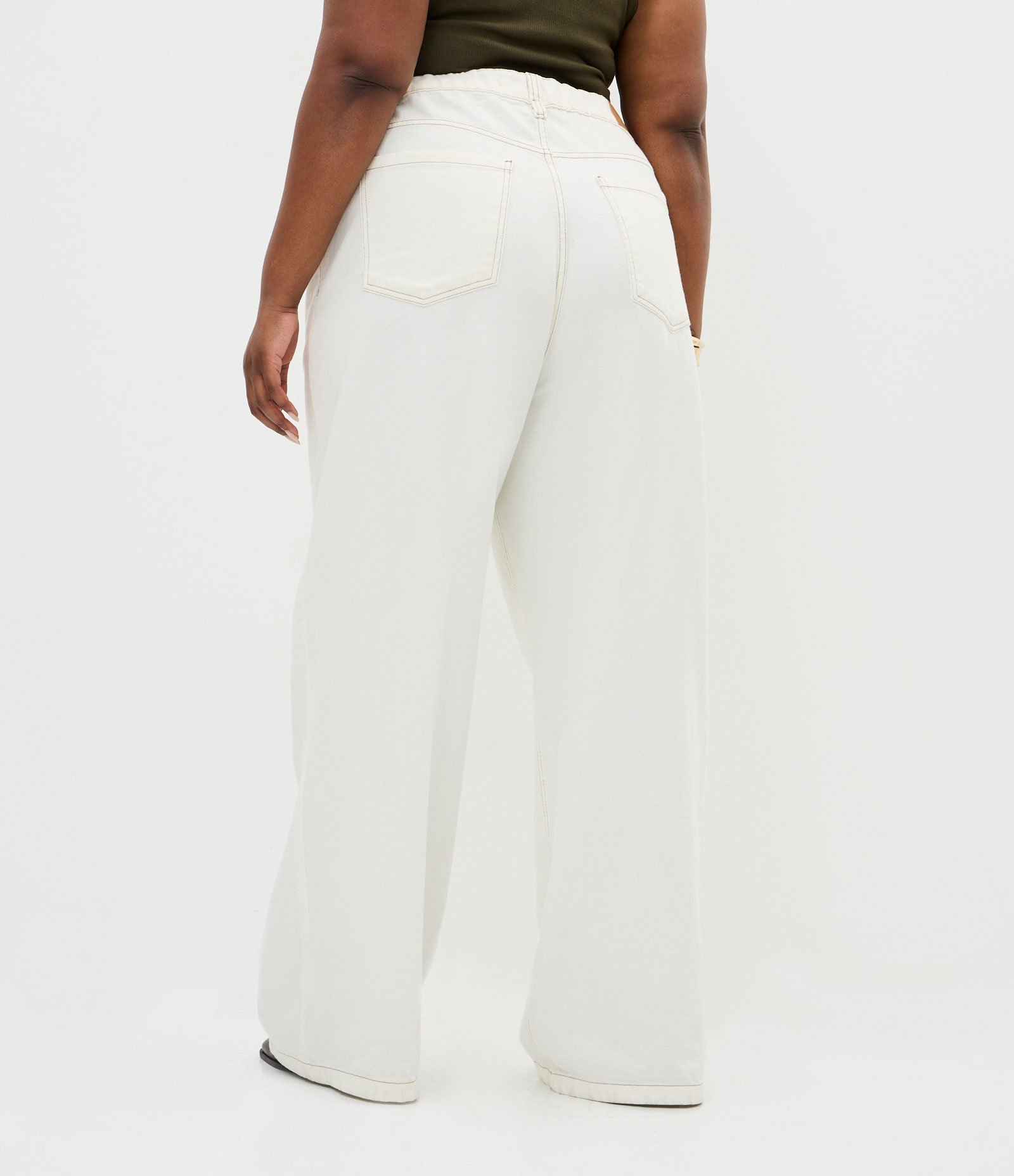Calça Jeans Wide com Costura Contrastante Curve & Plus Size Branco 5
