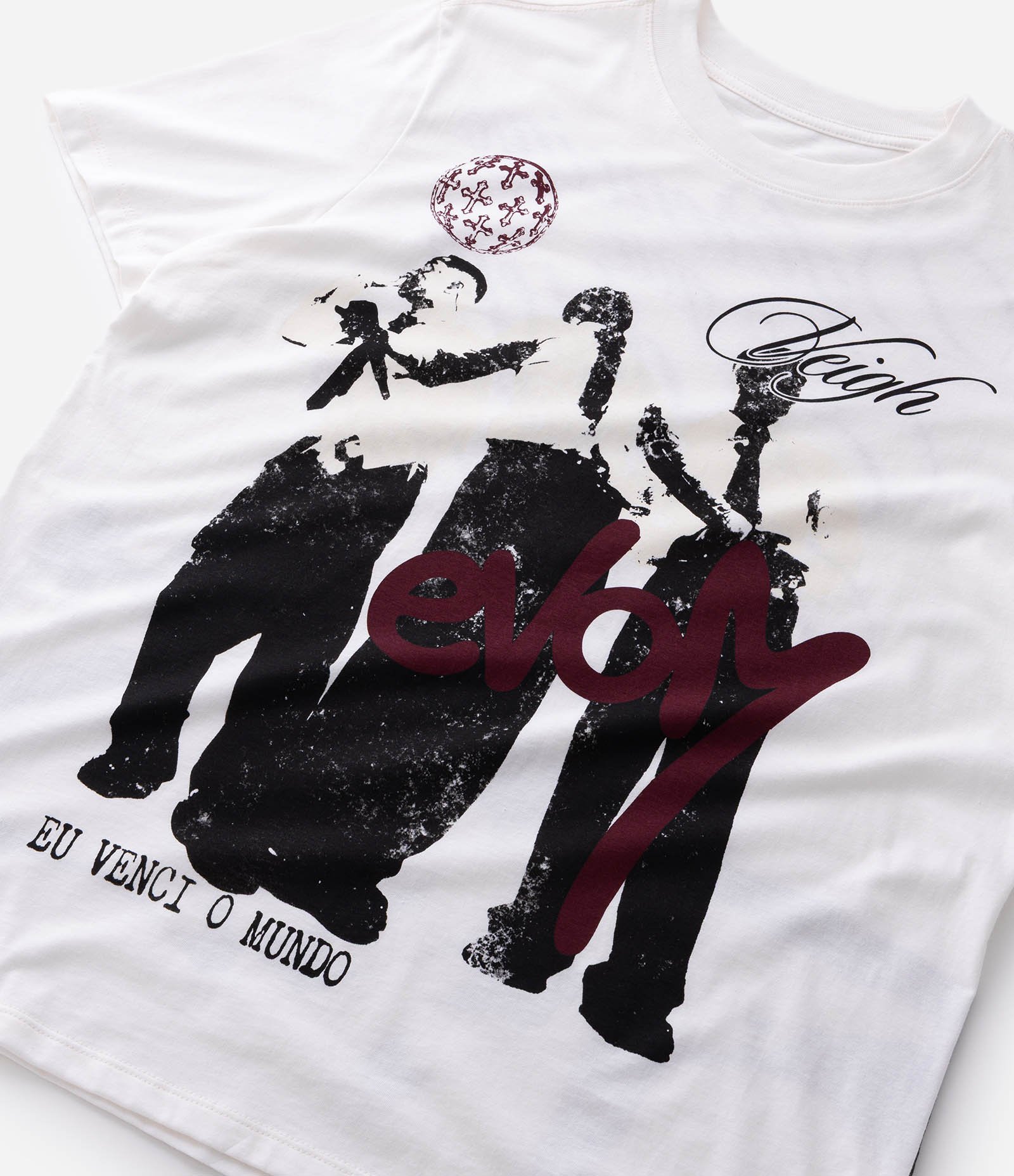 Camiseta em Algodão com Estampa Eu Venci o Mundo Veigh Branco 12