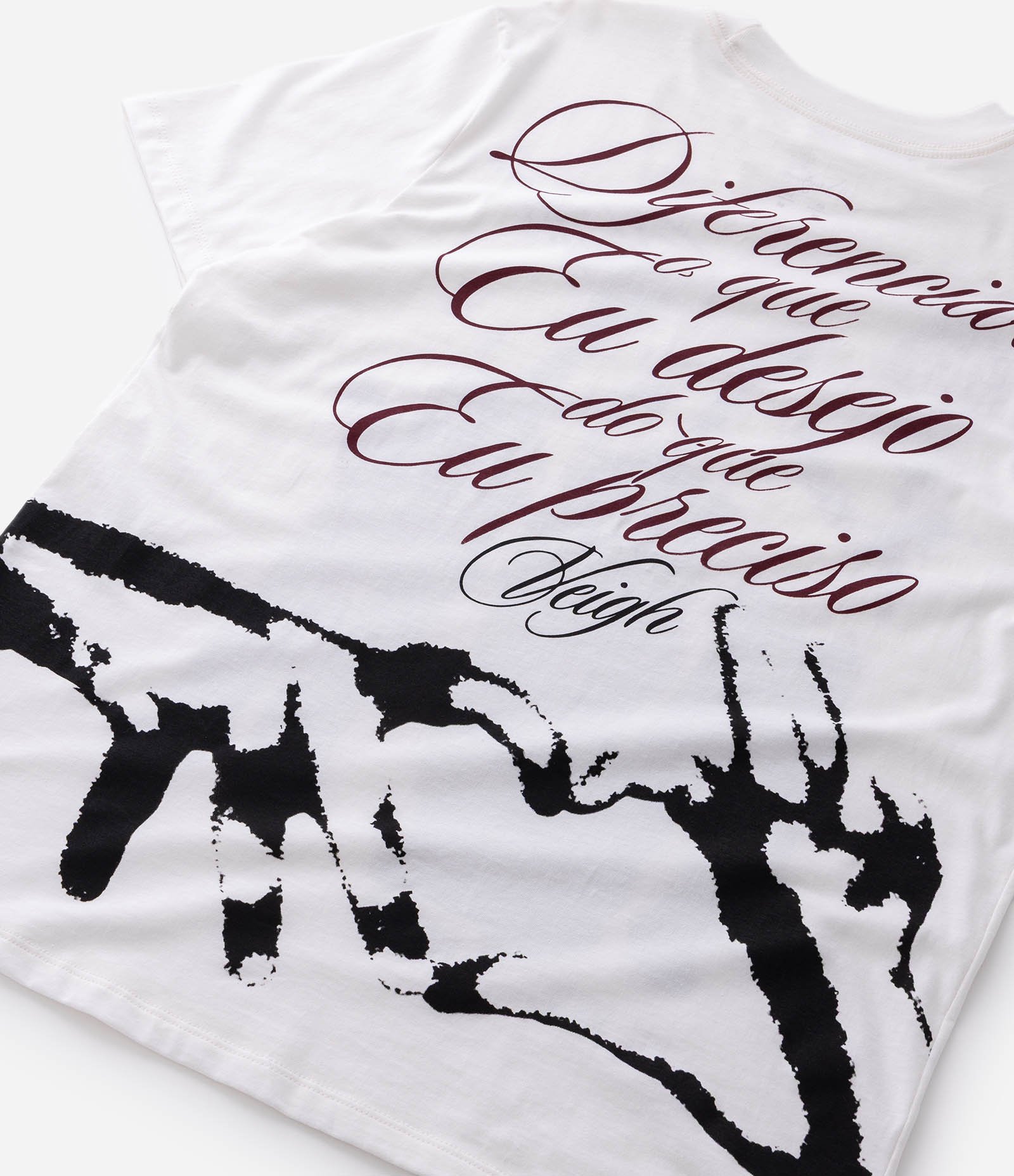 Camiseta em Algodão com Estampa Eu Venci o Mundo Veigh Branco 13