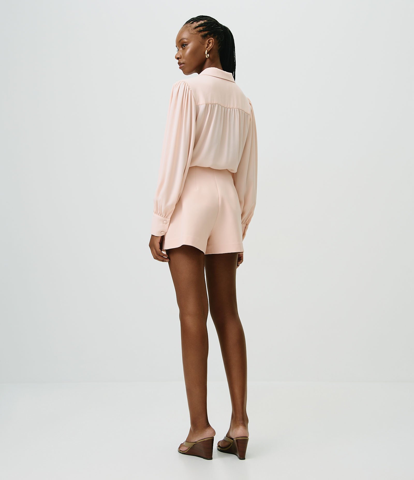 Short Saia Alfaiatado com Corrente Metálica Rosa 4
