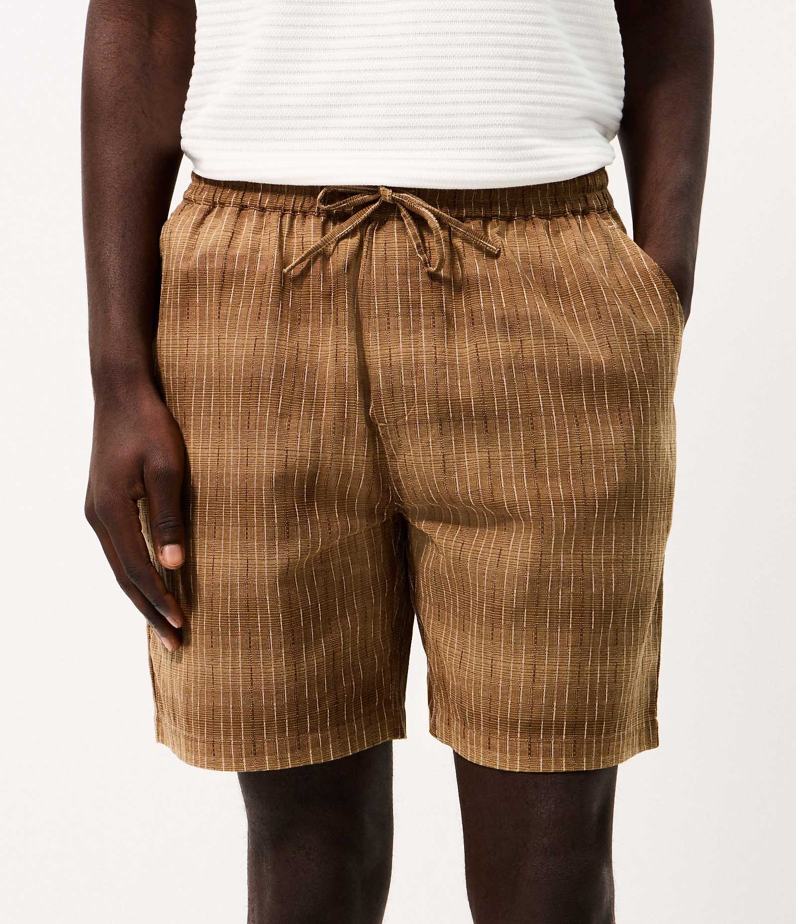 Bermuda Jacquard Texturizada com Ranhuras Marrom 2