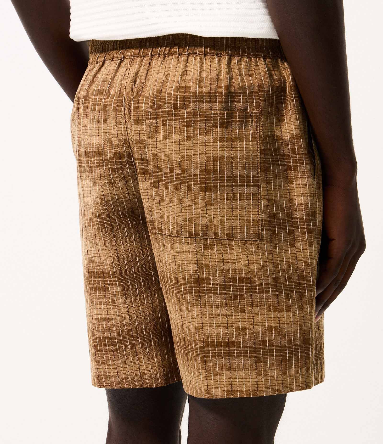 Bermuda Jacquard Texturizada com Ranhuras Marrom 3