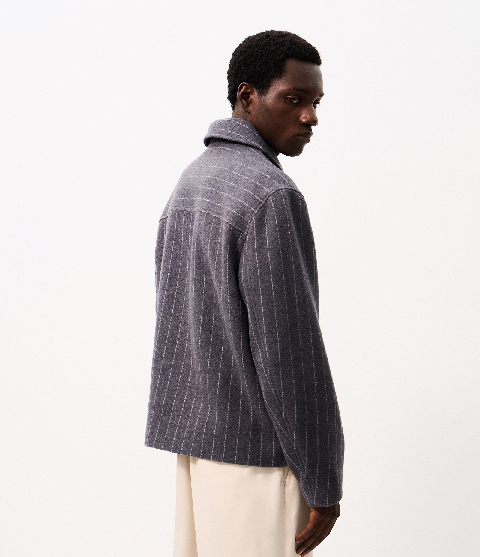 Jaqueta Regular em Polivelour com Risca de Giz Cinza 7