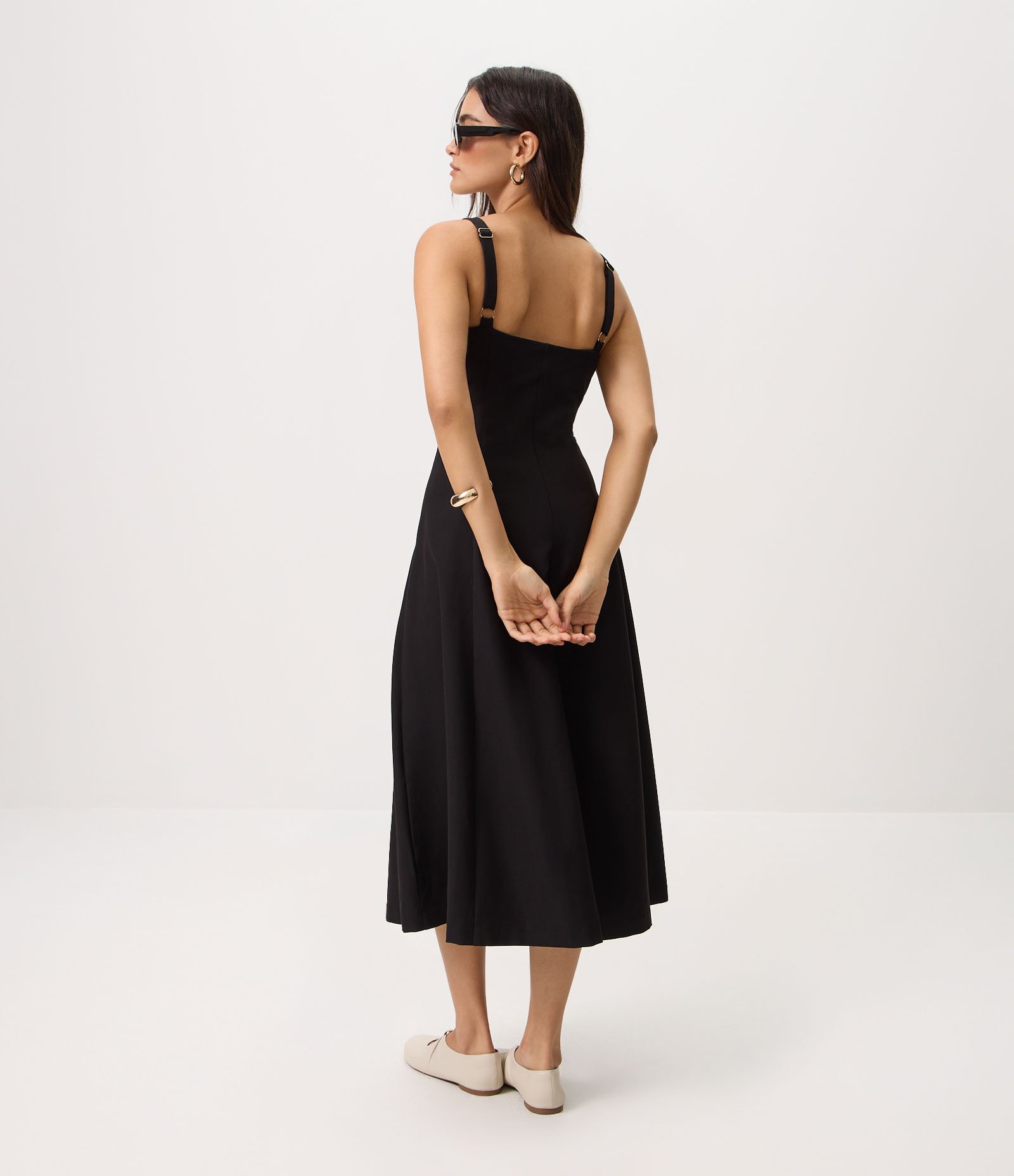 Vestido Midi Alfaiatado com Decote Coração e Alças Largas Preto 4