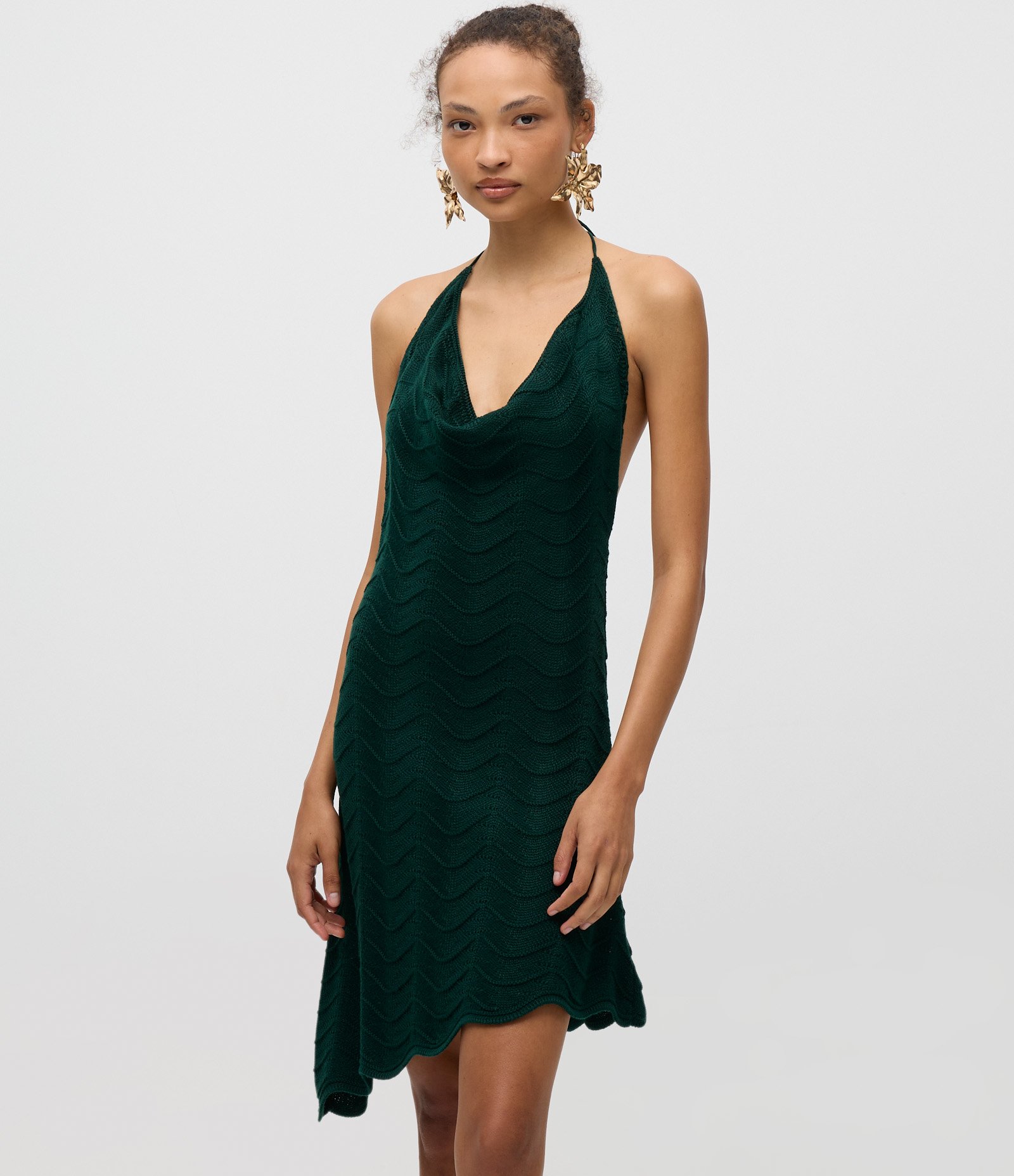 Vestido Curto Sem Manga em Crochê com Decote Degagê Verde 1
