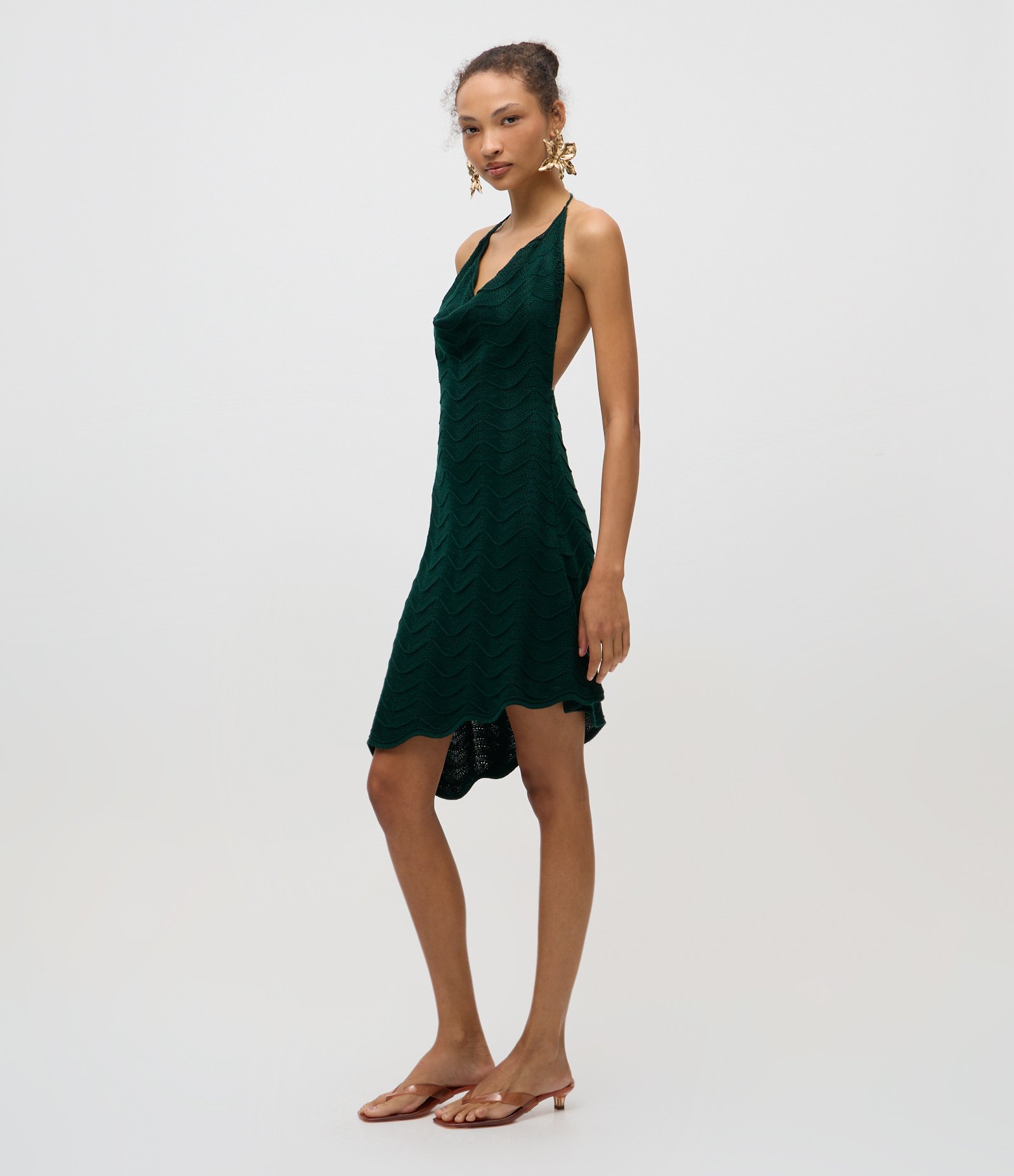 Vestido Curto Sem Manga em Crochê com Decote Degagê Verde 2