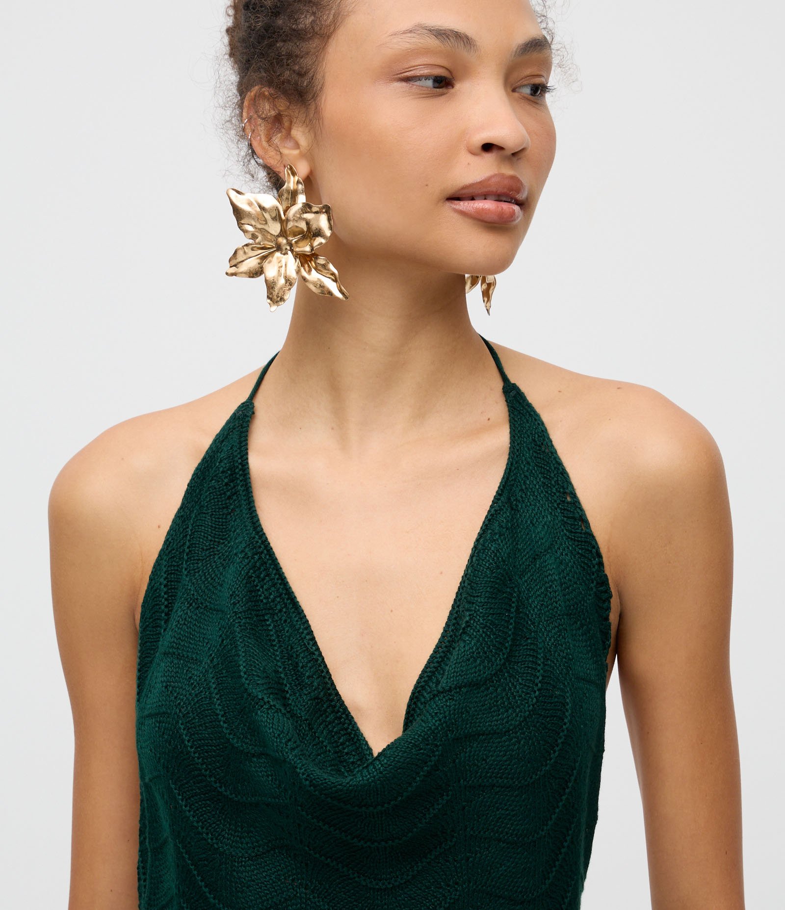 Vestido Curto Sem Manga em Crochê com Decote Degagê Verde 3