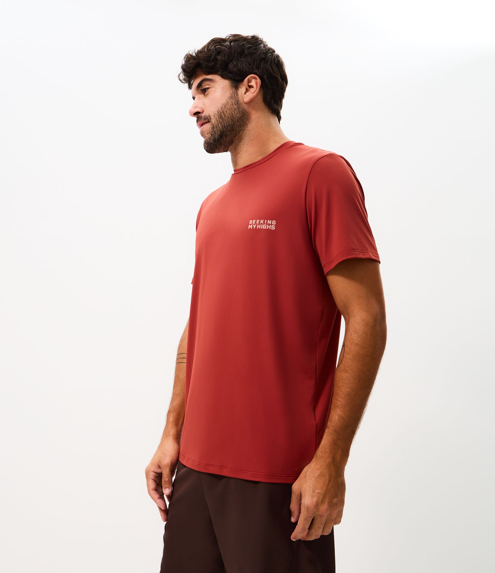 Camiseta Regular com Tecnologia Dry e Estampa Lettering Seeking My Highs Vermelho 1