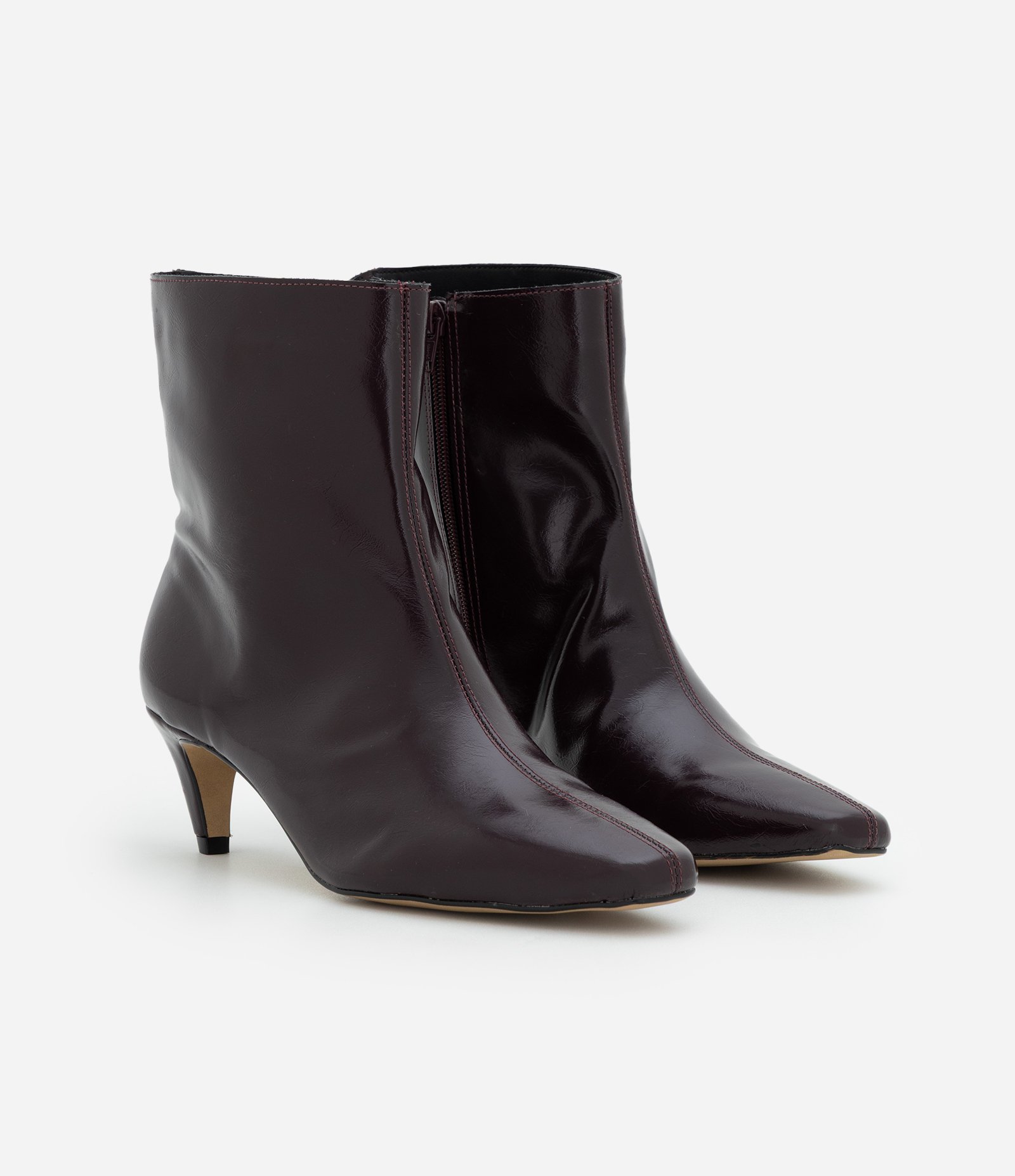 Bota Cano Médio em PU com Bico Quadrado Vinho 2