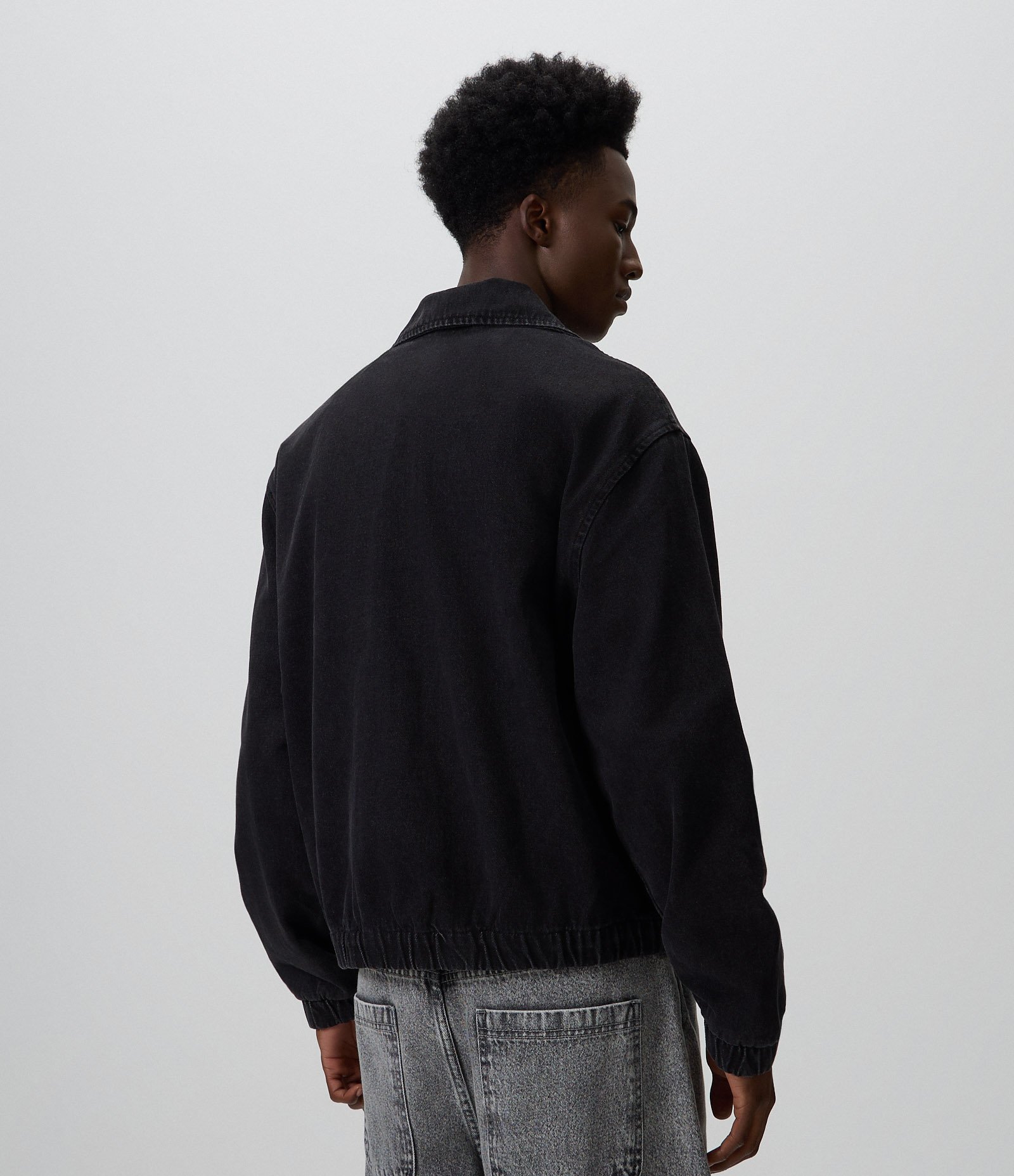Jaqueta Jeans Bomber com Zíper Preto 3