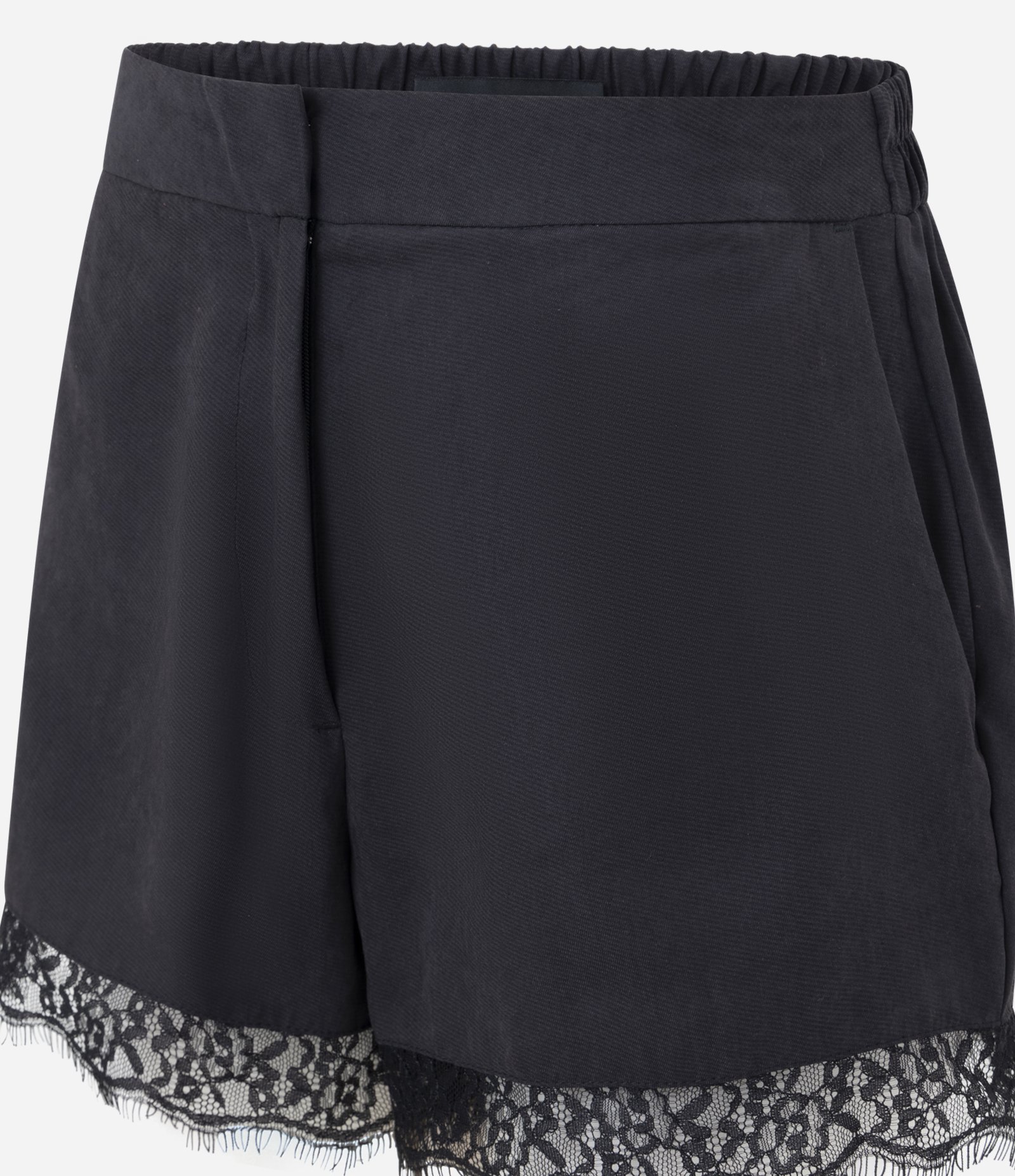 Short com Renda na Barra Preto 6