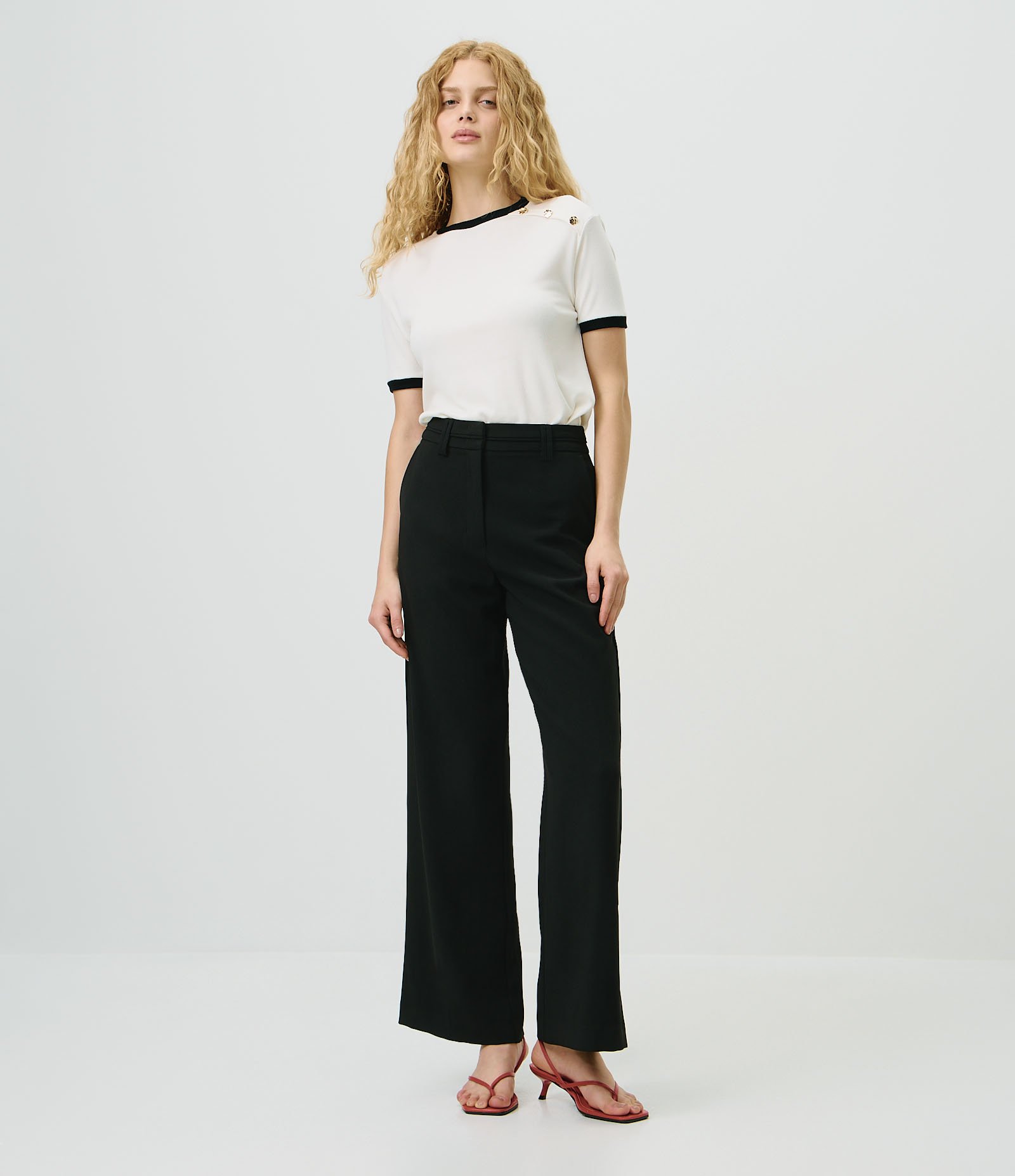 Calça Wide Leg Alfaiatada com Passantes no Cós Preto 1