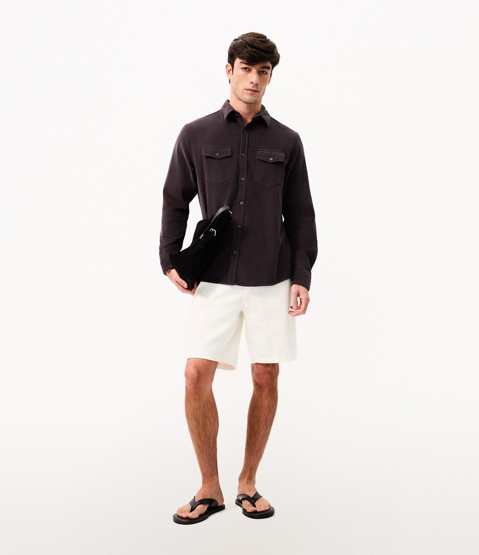 Camisa Comfort em Veludo com Bolsos Frontais Cinza Escuro 2