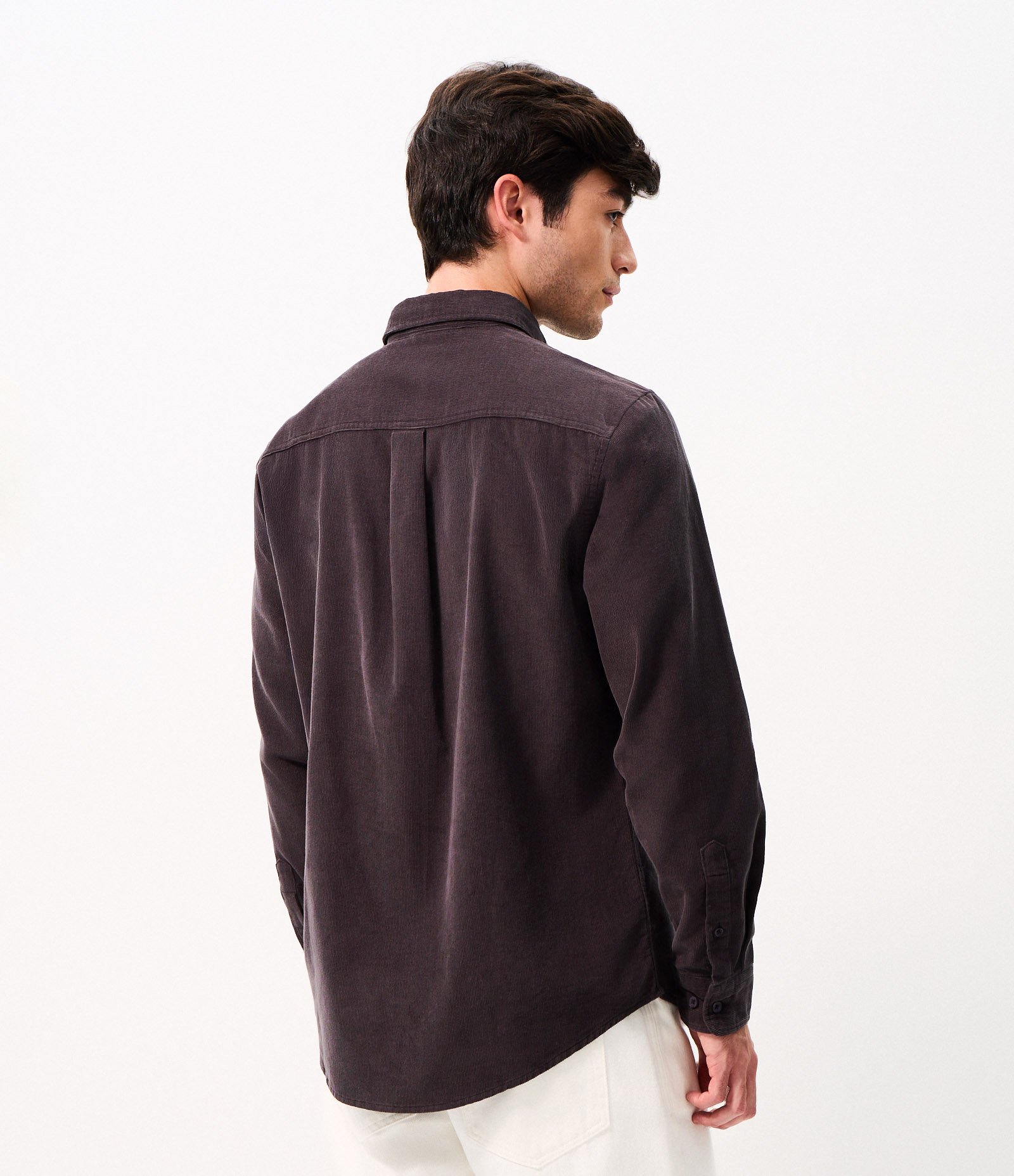 Camisa Comfort em Veludo com Bolsos Frontais Cinza Escuro 3