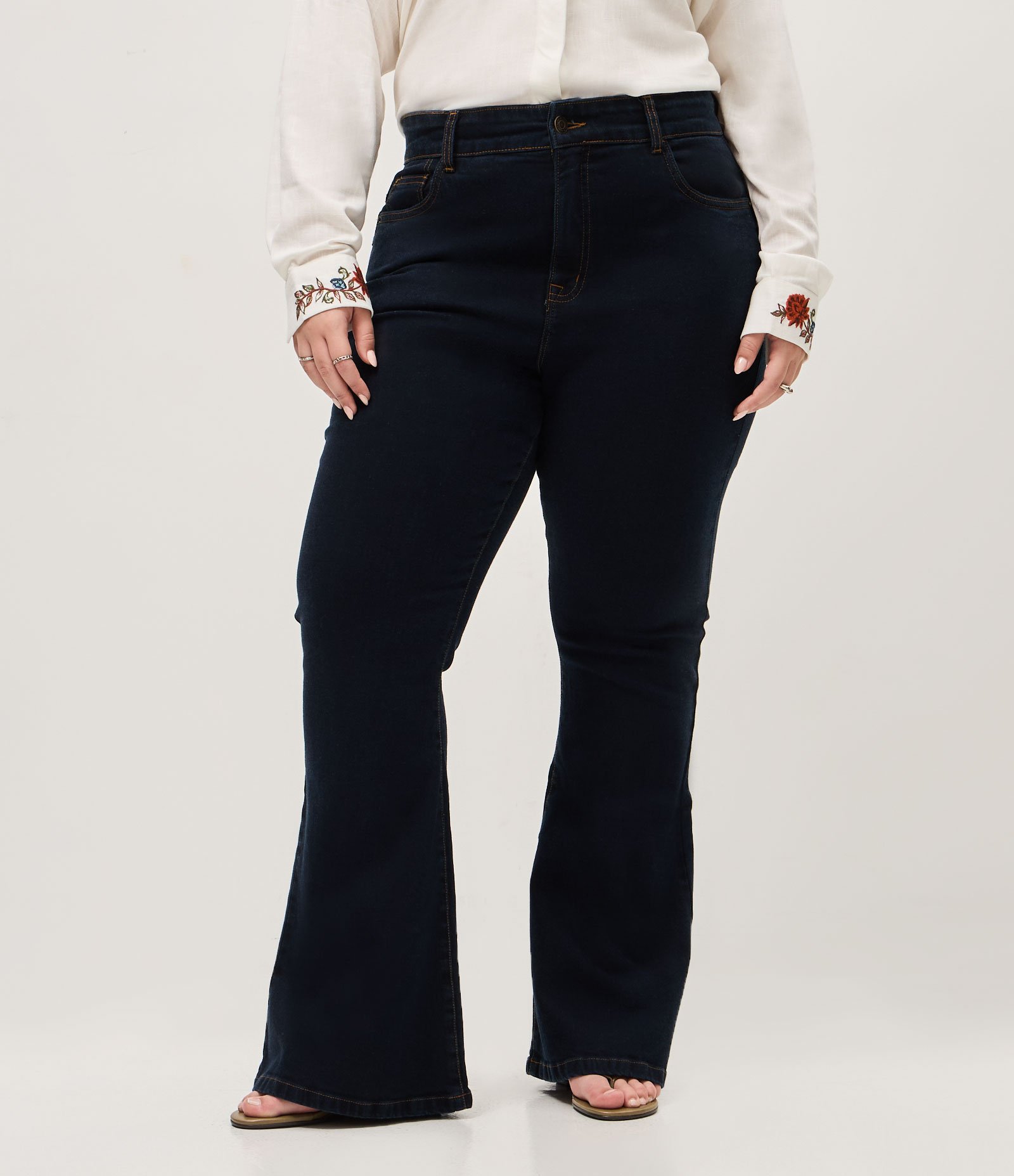 Calça Jeans Flare Push Up Curve & Plus Size Azul 2