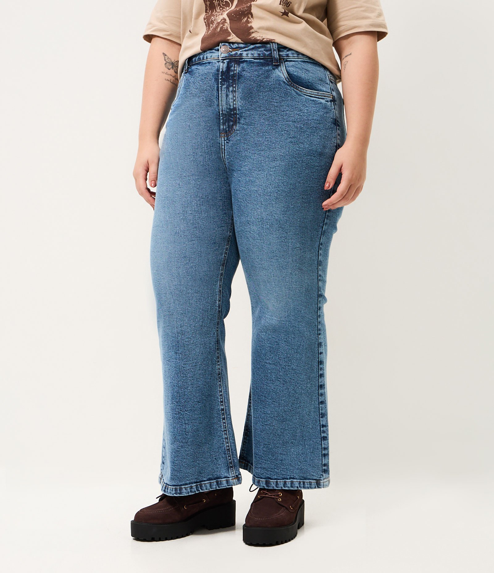 Calça Jeans Cropped Flare Curve & Plus Size Azul 2
