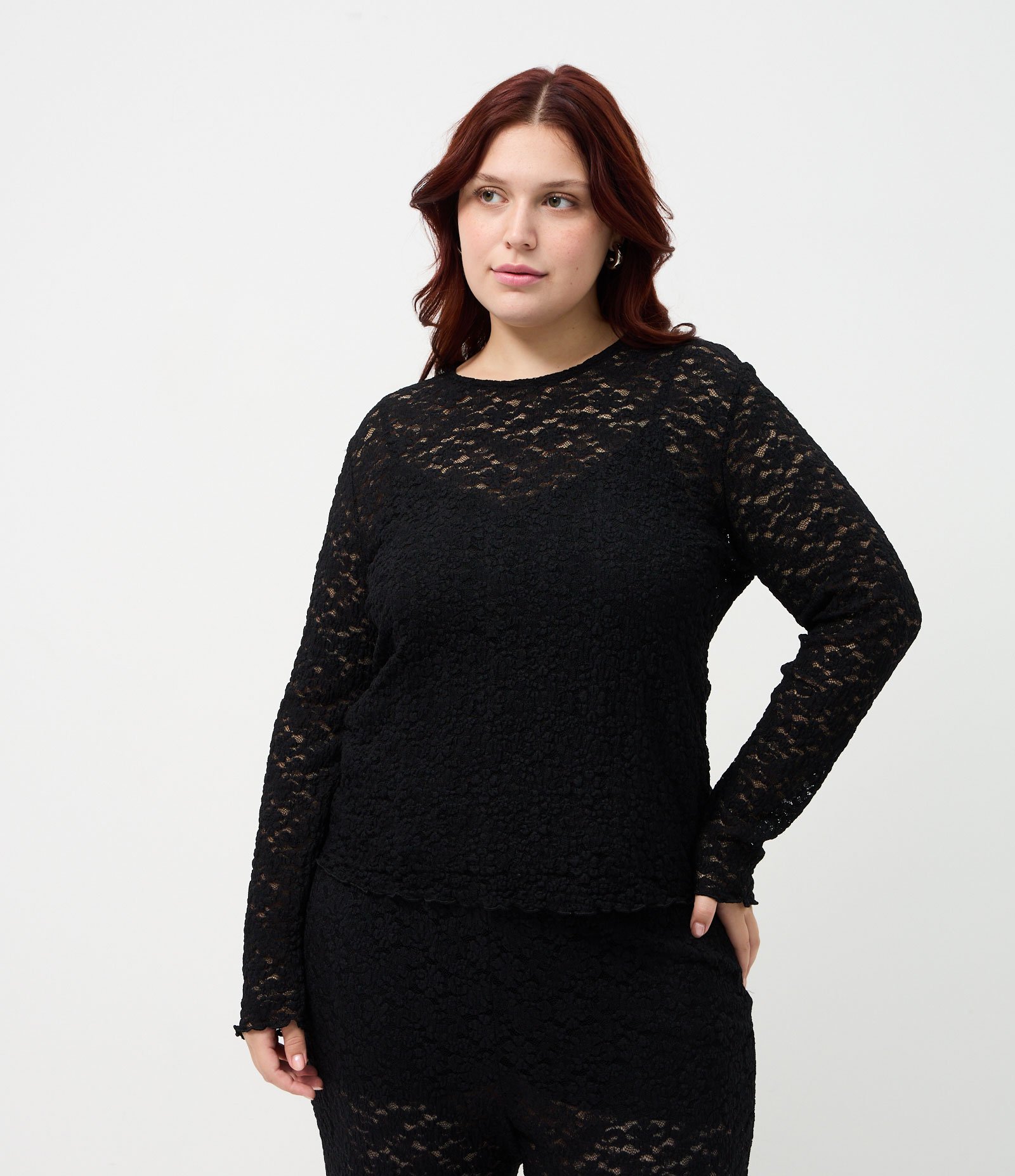 Blusa de Renda Texturizada Floral com Franzido Curve & Plus Size Preto 4