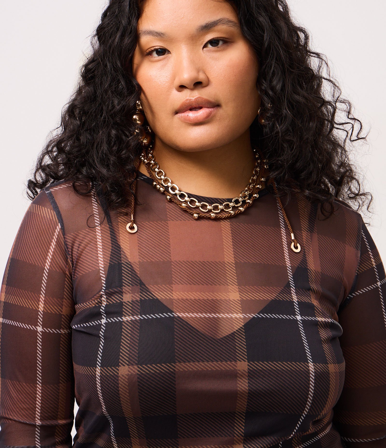 Blusa em Tule Xadrez com Anágua e Barra Ondulada Curve & Plus Size Preto 3