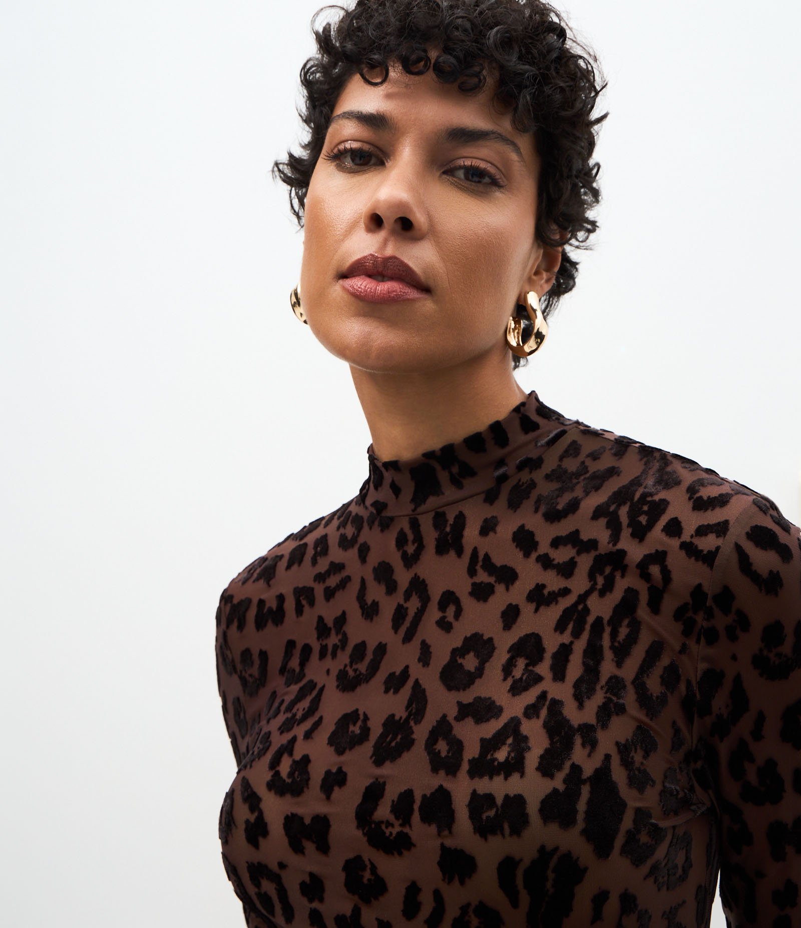 Blusa Ajustada em Tule com Estampa Animal Print Marrom 3