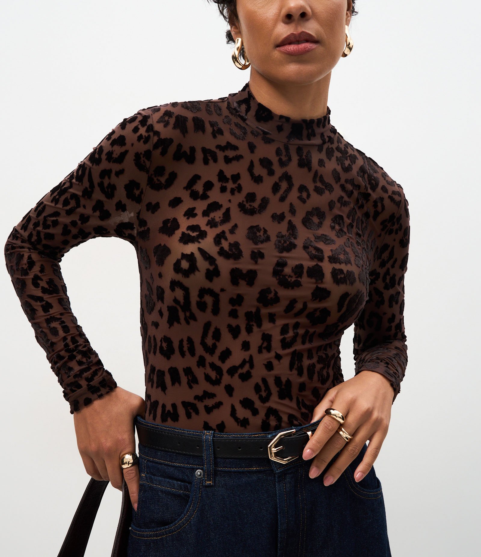 Blusa Ajustada em Tule com Estampa Animal Print Marrom 4