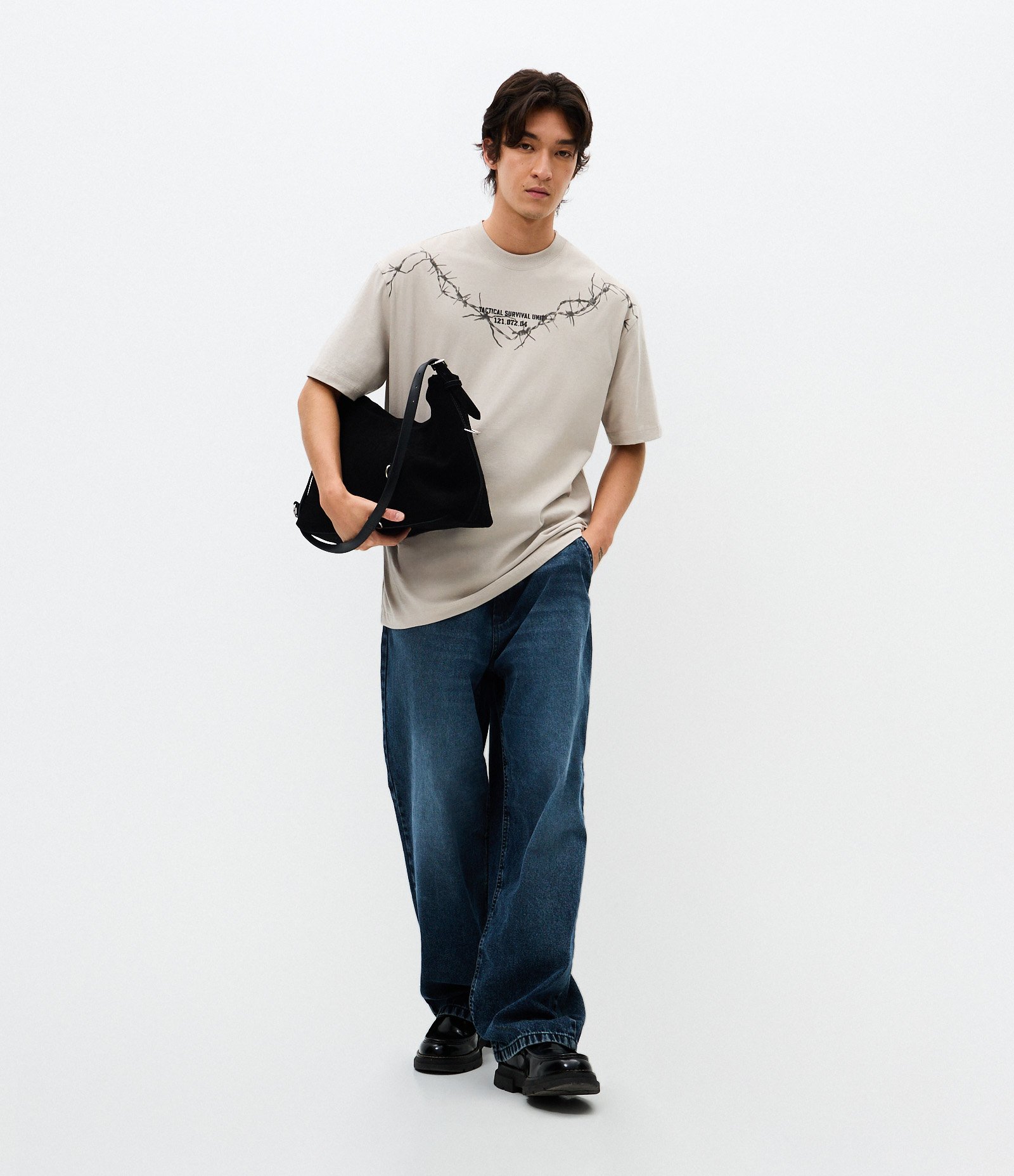Camiseta Relaxed Manga Curta em Algodão com Estampa Arame Farpado Preto 2