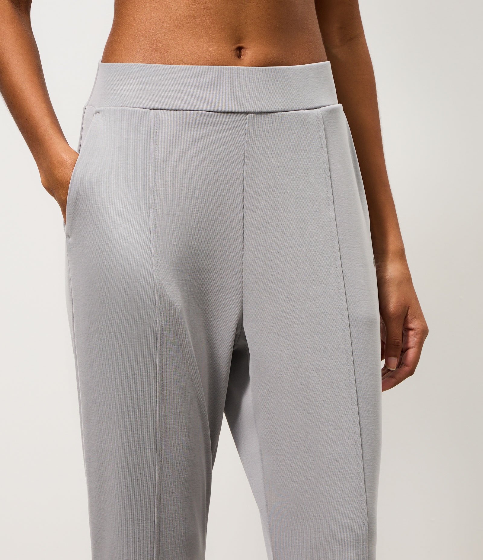 Calça Flare Esportiva em Microfibra Cinza 3