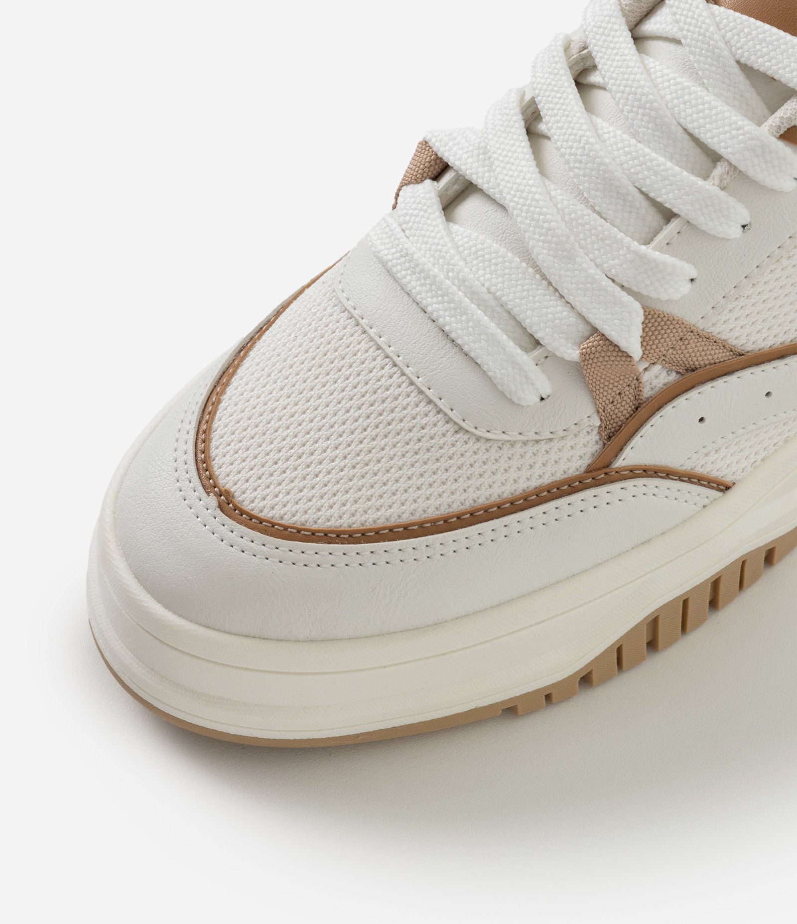 Tênis em PU com Sola Caixa e Solado com Frisos Off White 4