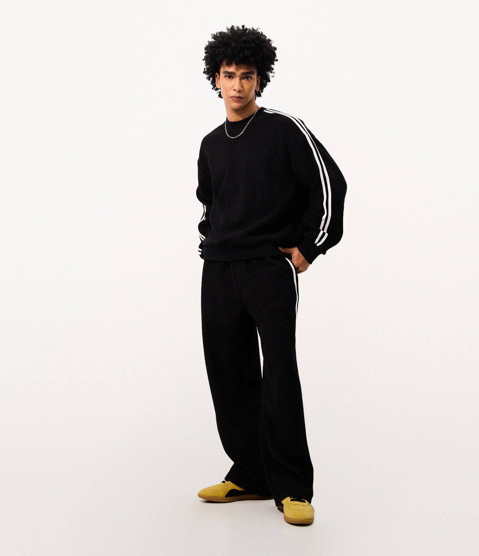 Blusão Masculino Moletom Boxy com Listras nas Mangas Preto 2