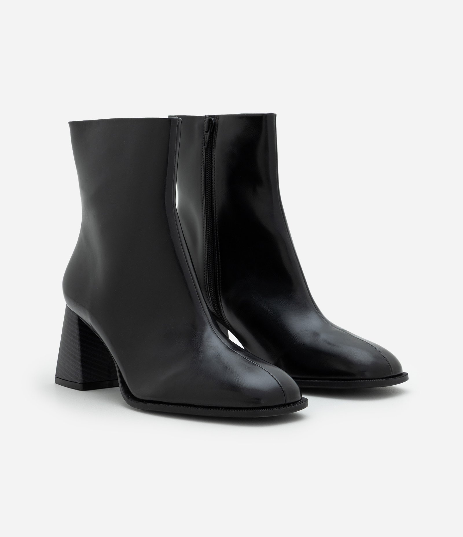 Bota em PU com Bico Quadrado e Salto Bloco Preto 3