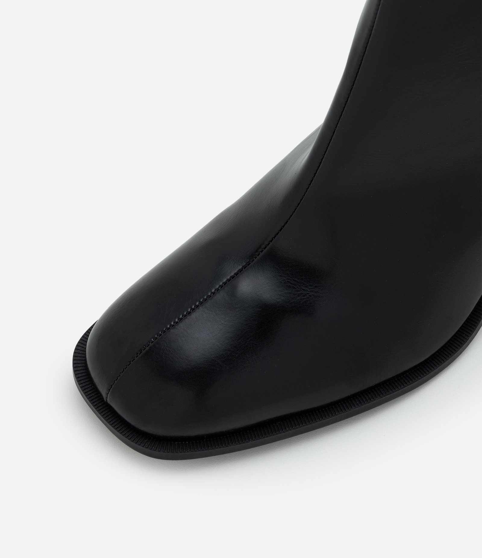 Bota em PU com Bico Quadrado e Salto Bloco Preto 4