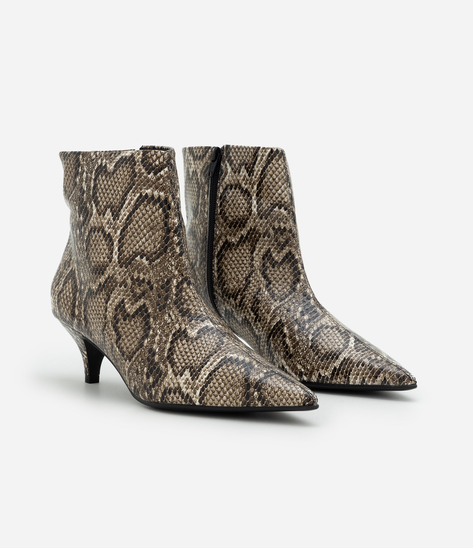Bota Animal Print Cobra com Salto Kitten Cobra 2