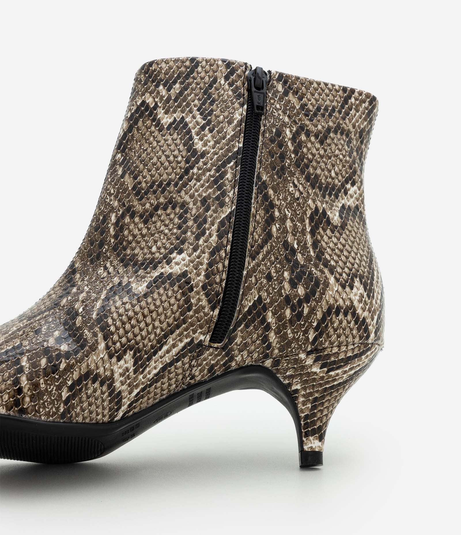 Bota Animal Print Cobra com Salto Kitten Cobra 4