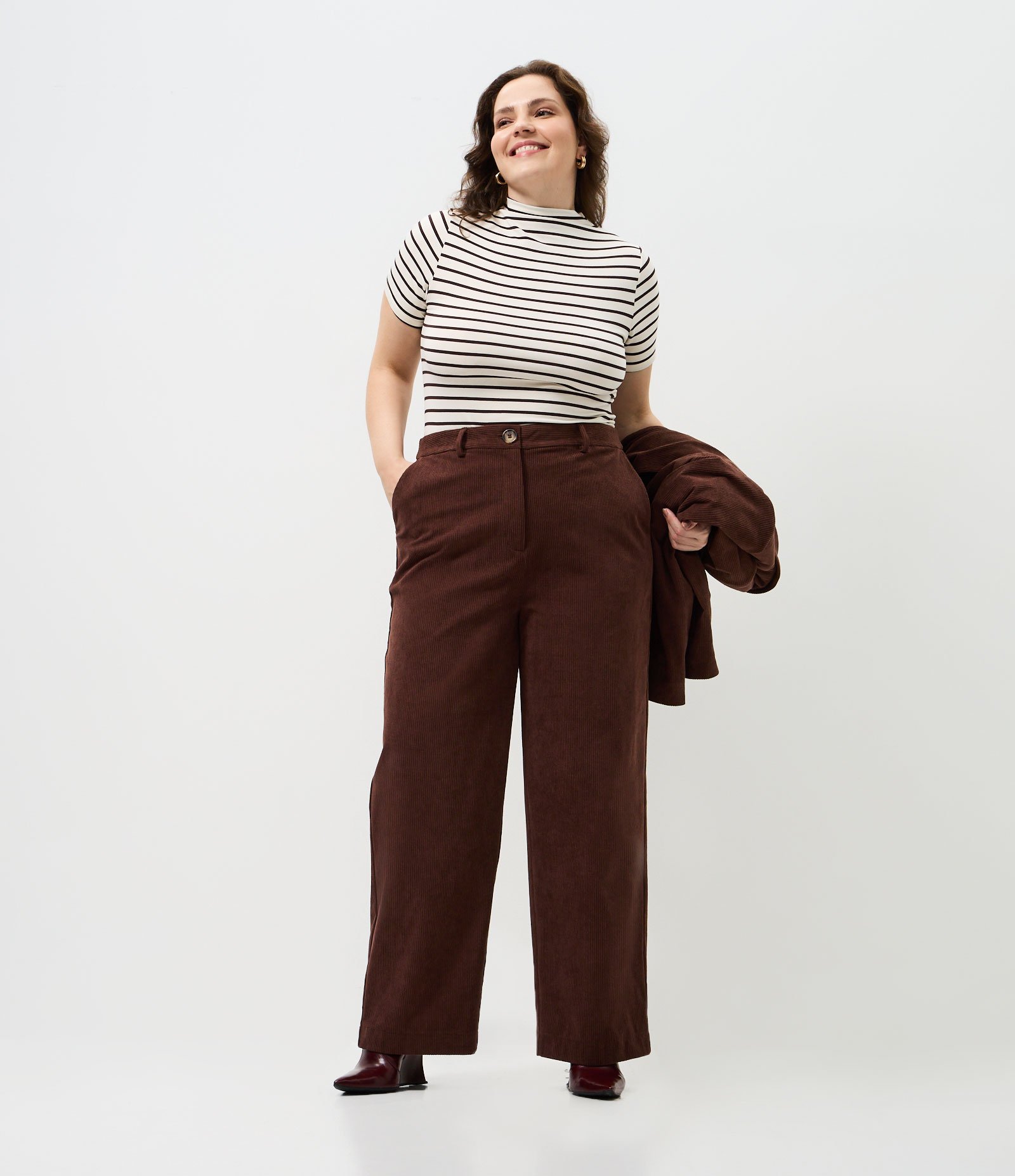 Calça Veludo Cotelê Reta Curve & Plus Size Marrom 2