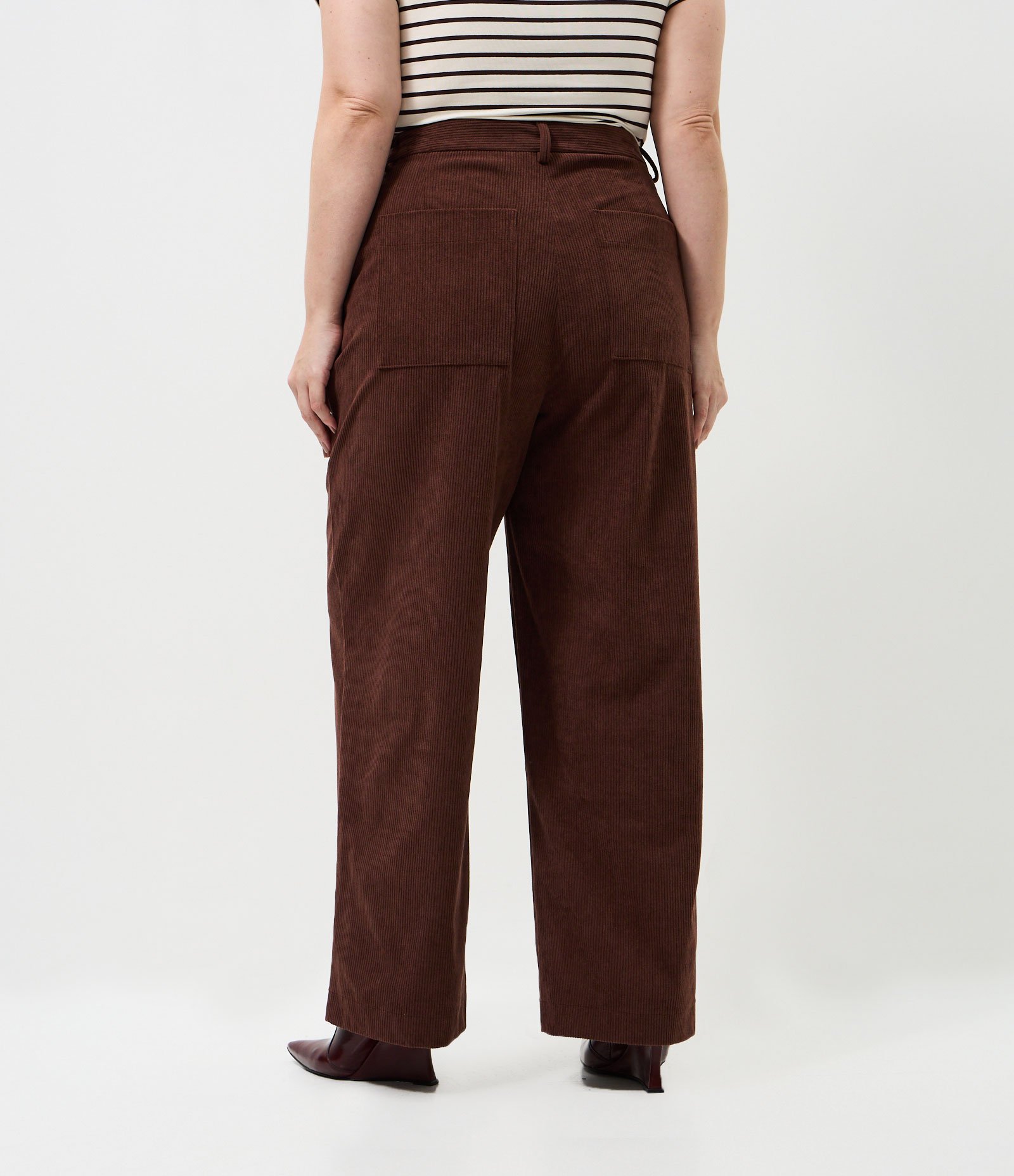 Calça Veludo Cotelê Reta Curve & Plus Size Marrom 5
