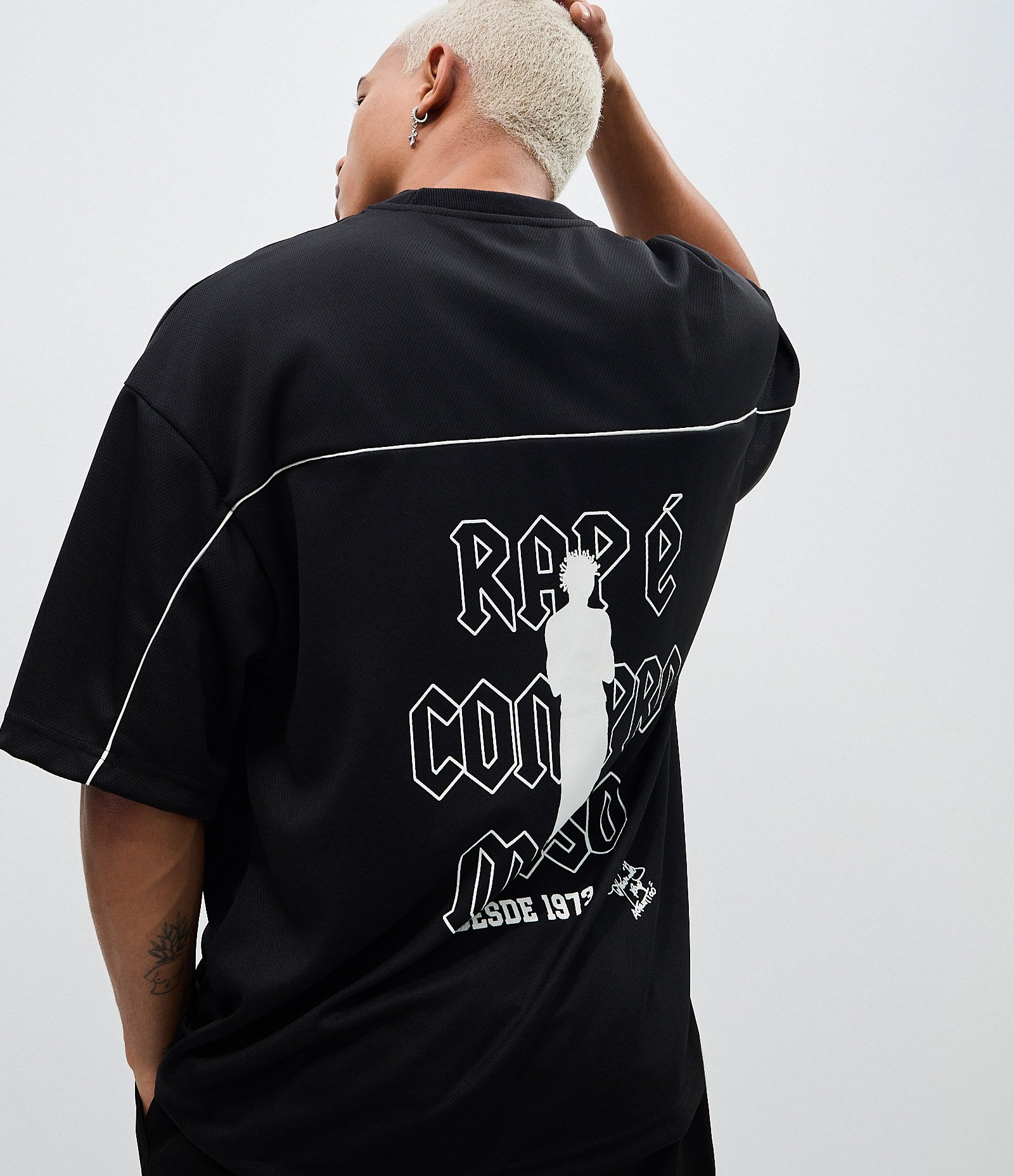 Camiseta Oversized SABOTAGE 73 com Estampa Preto 3