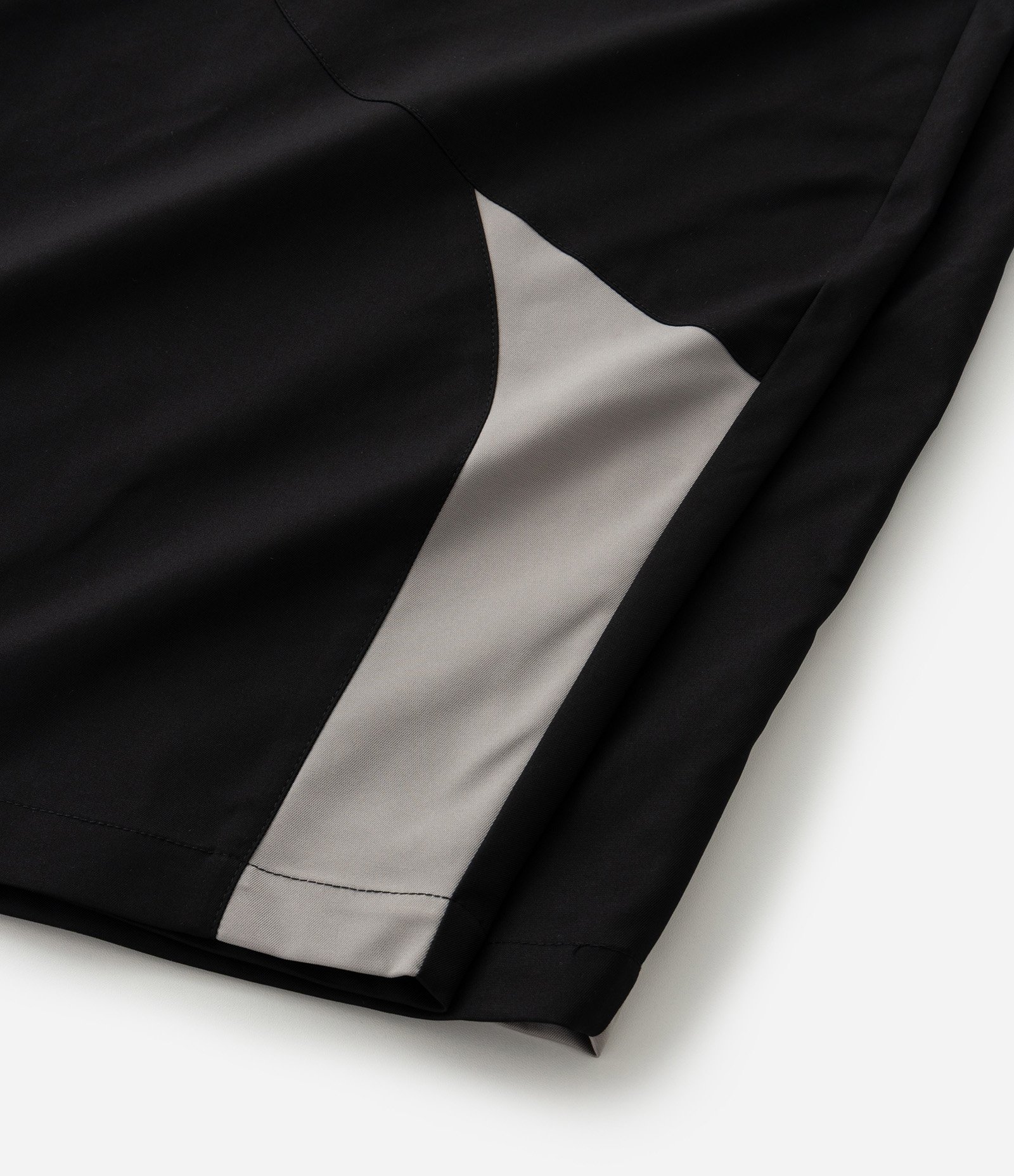 Calça Barrel Fashion com Recortes Contrastantes Preto 8