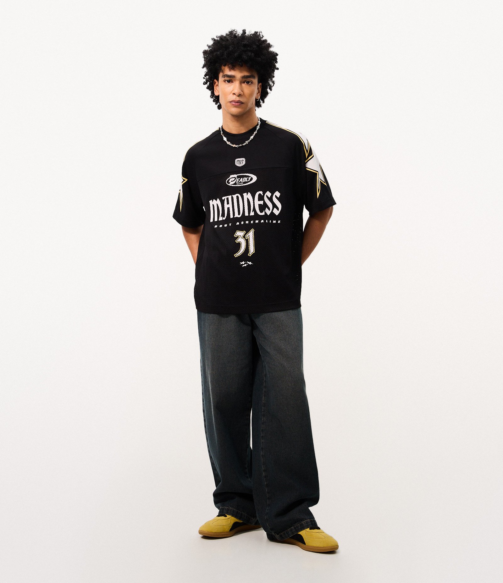 Camiseta Mesh Oversized com Estrelas nos Ombros Preto 2