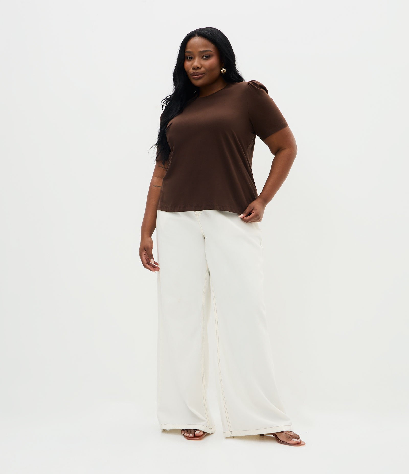 Blusa em Algodão com Manga Bufante Curve & Plus Size Marrom 2