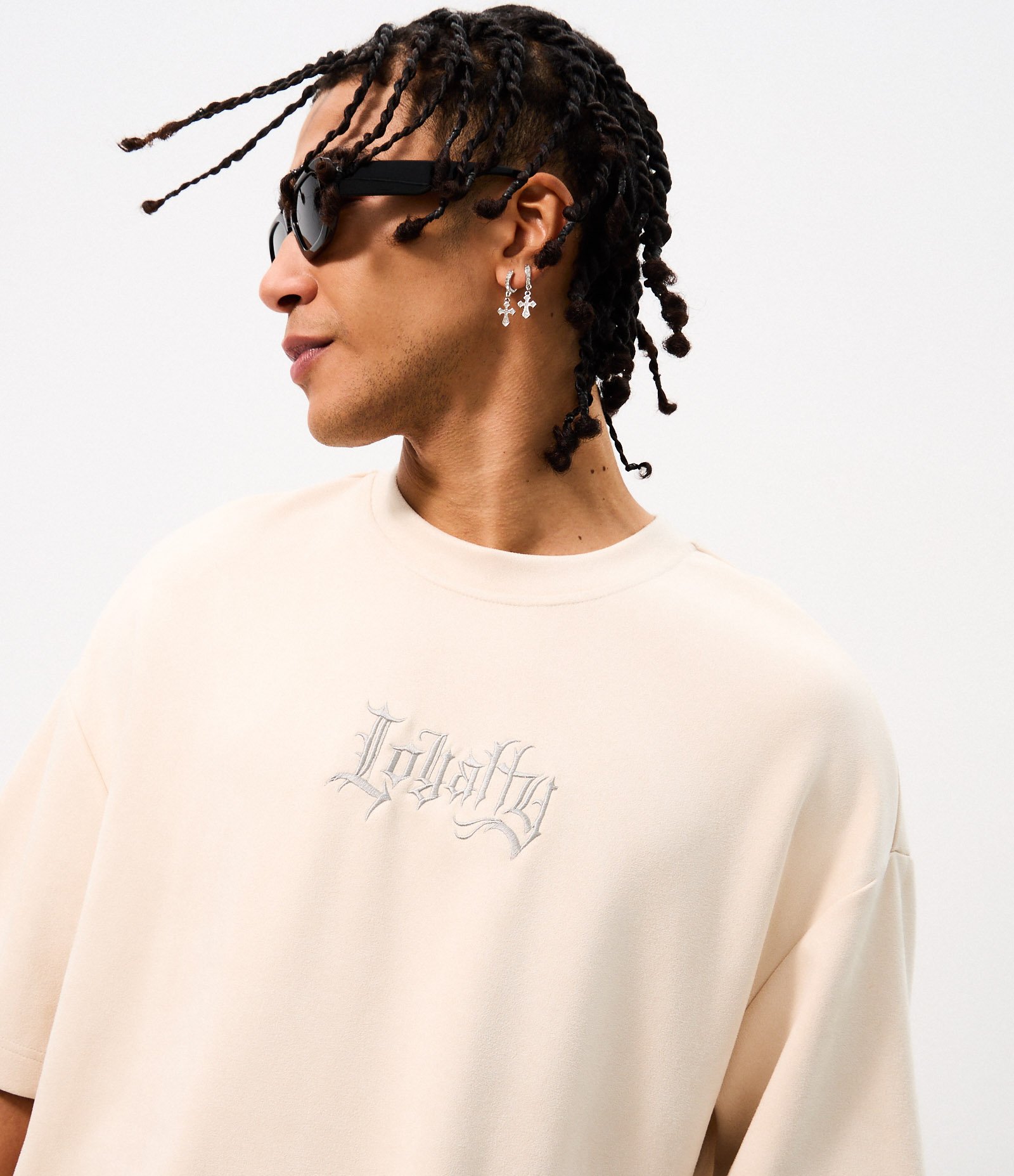 Camiseta Masculina Oversized Suede Cruz nas Costas Off White 3