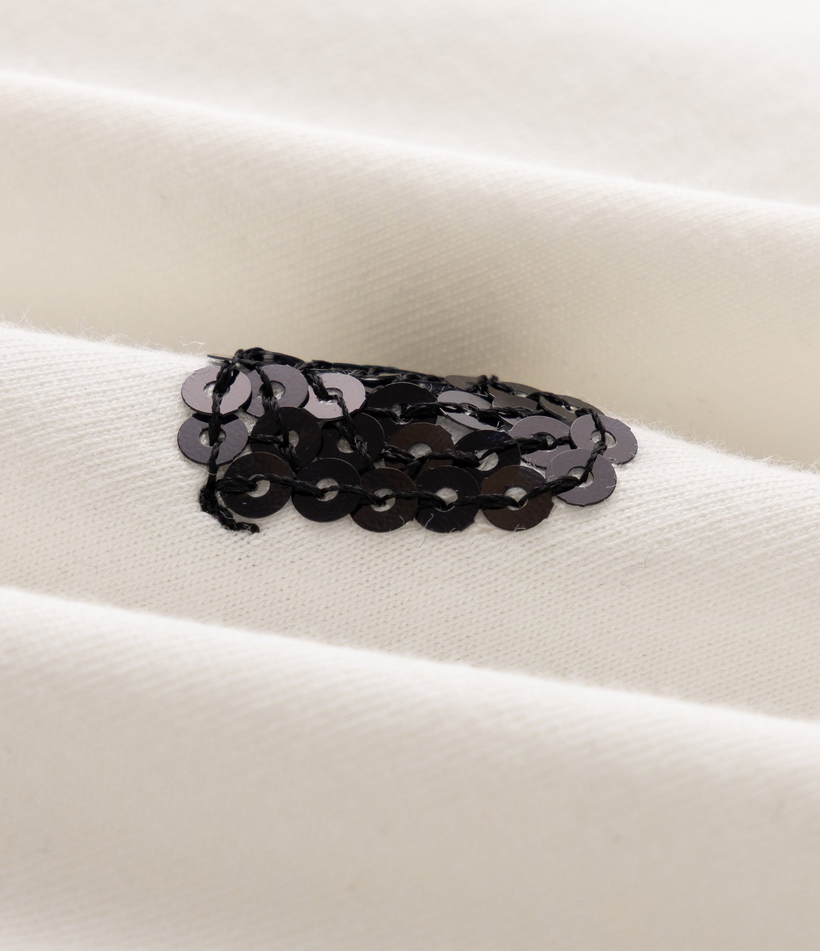 Blusa Manga Curta com Corações em Paetê Curve & Plus Size Off White 3