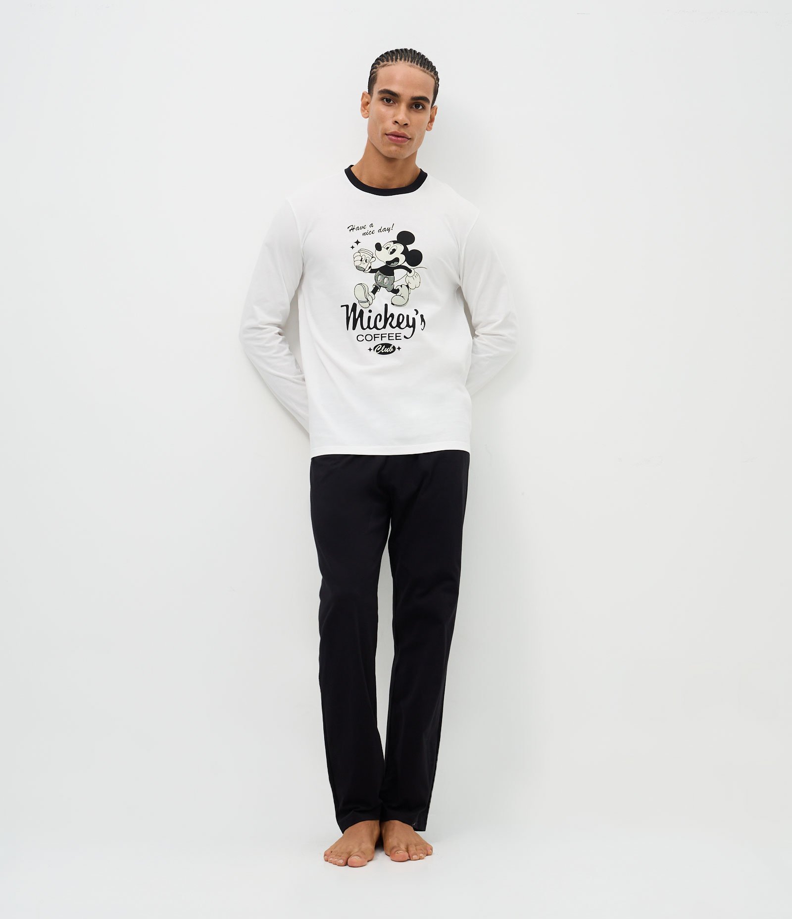 Pijama Longo Mickey Coffee Club em Algodão Branco 1